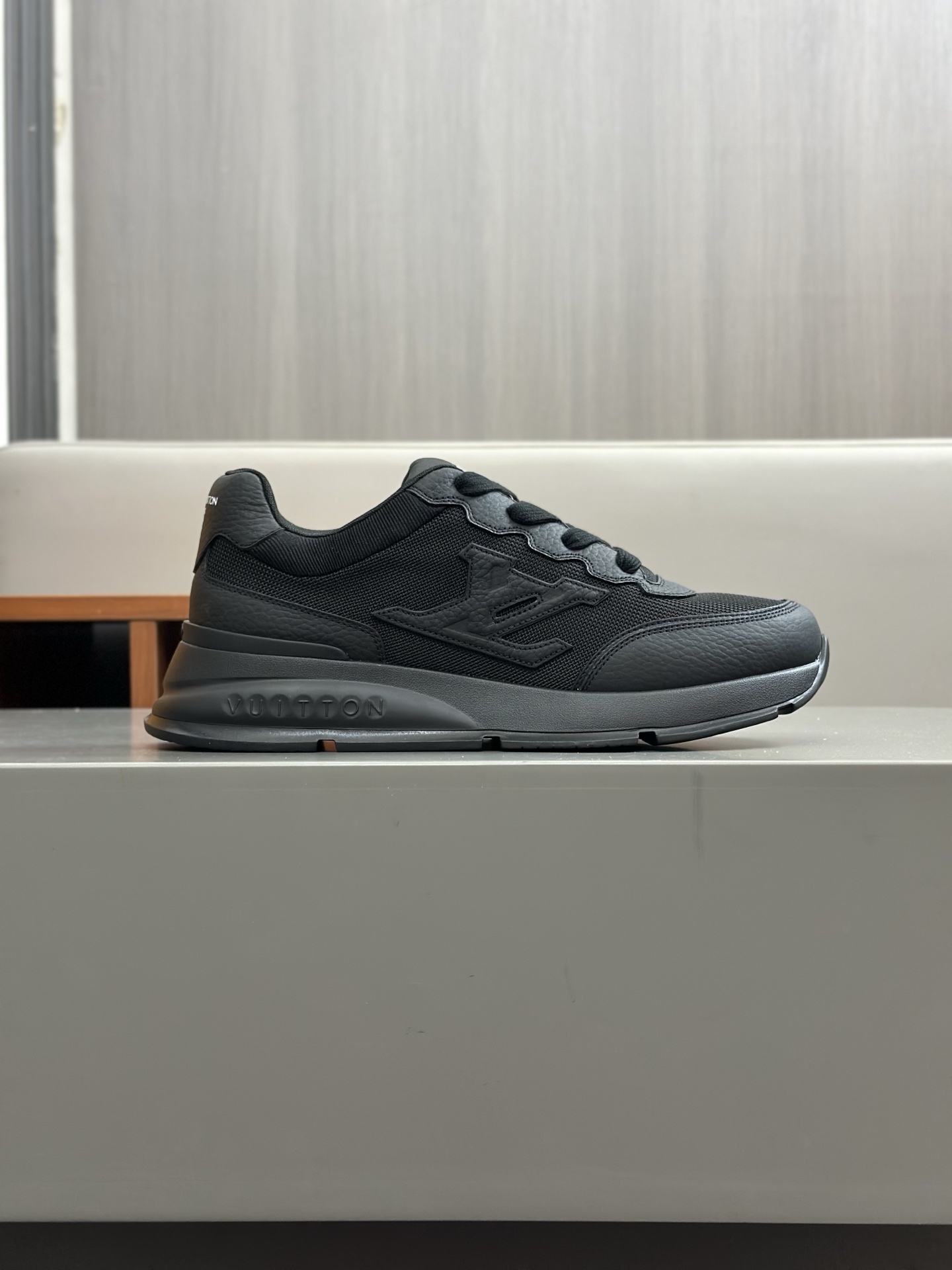 Louis Vuitton Trainer Sneakers: Upgraded Quality, Stylish Design, Limited Edition 4 i1742884337713 6616 0 2