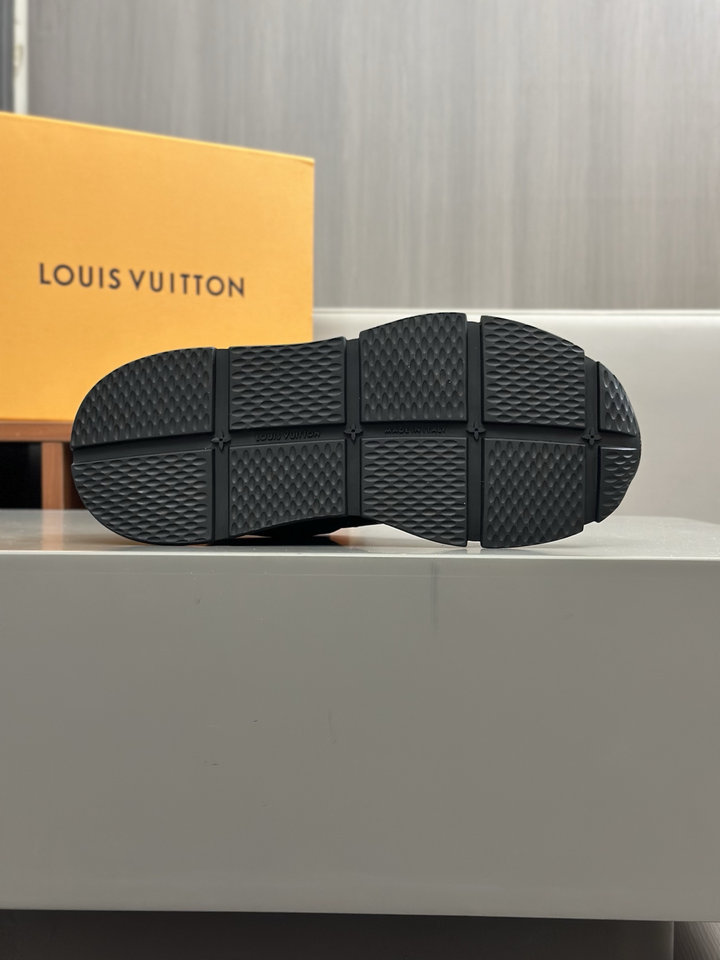 Louis Vuitton Trainer Sneakers: Premium Quality, Stylish Design - Shop Now! 10 i1742884344395 3128 0 8
