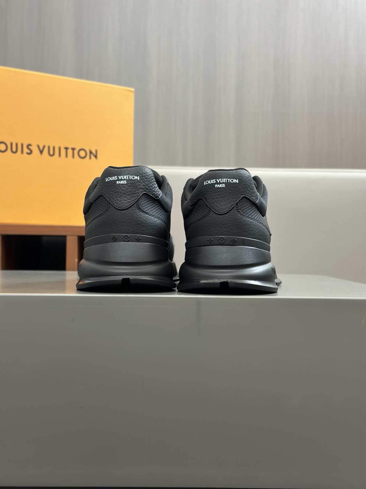 Louis Vuitton Trainer Sneakers: Premium Quality, Stylish Design - Shop Now! 9 i1742884345738 924 0 7