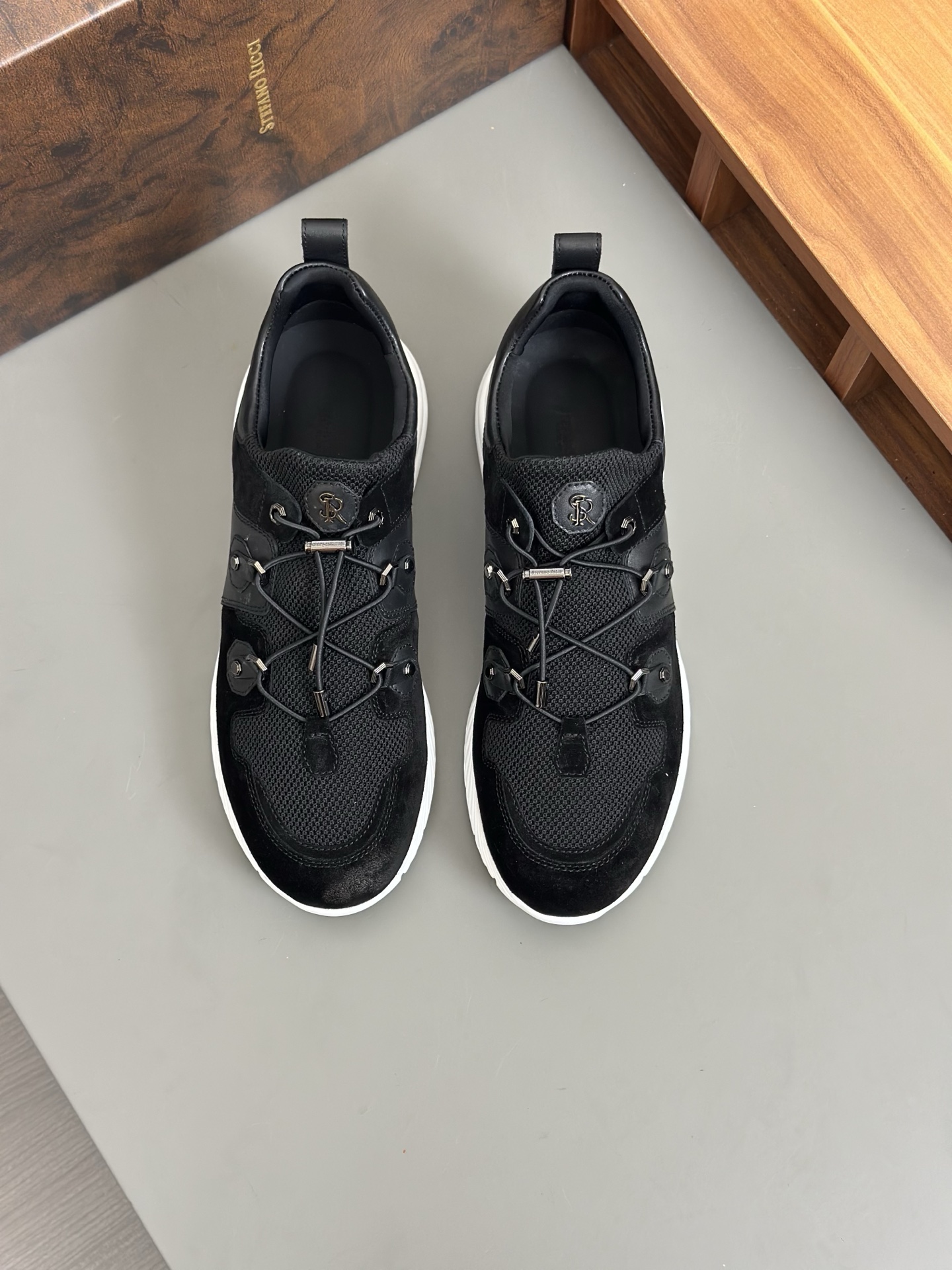 NO:275042,Stefano Ricci Stephen's high-end luxury brand, men's casual sneakers, original cowhide, high-end and delicate texture, full calfskin fabric inside, soft skin, simple and not simple, full of retro feel, I like it more and more time!  38-44 (45 customized), Sneakers, cowhide19860909Stefano Ricci 史蒂芬高端奢侈品牌,男士休闲运动鞋,原版牛皮,质感高端细腻,内里全小牛皮面料,贴肤柔软,简约不简单,复古感十足,越穿越喜欢！38-44（45订做）,,sneakers,cowhide,Men's shoes