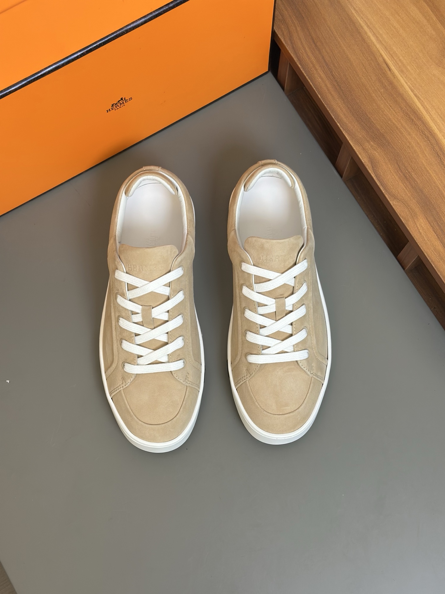 NO:275301,【HERMES】HERMES - High-end quality Original single - Upper Napa calfskin - Inner water dyed cowhide - Outsole ultra-light TPU foamed·rubber; Two-color molded outsole - Ultra-high quality control·fine workmanship highlighted (high-end·noble·grade) -Size 39-44 (38,45,),,hermes,hermes,cowhide19860909【 HERMES】爱马仕  -高端品质 原单 -鞋面纳帕小牛皮 -内里水染牛皮 -大底超轻TPU发泡·橡胶；双色成型大底 -超高品控·做工精细凸显(高端·贵气·档次) -Size 39-44（38,45,）,,hermes,hermes,cowhide,Men's shoes