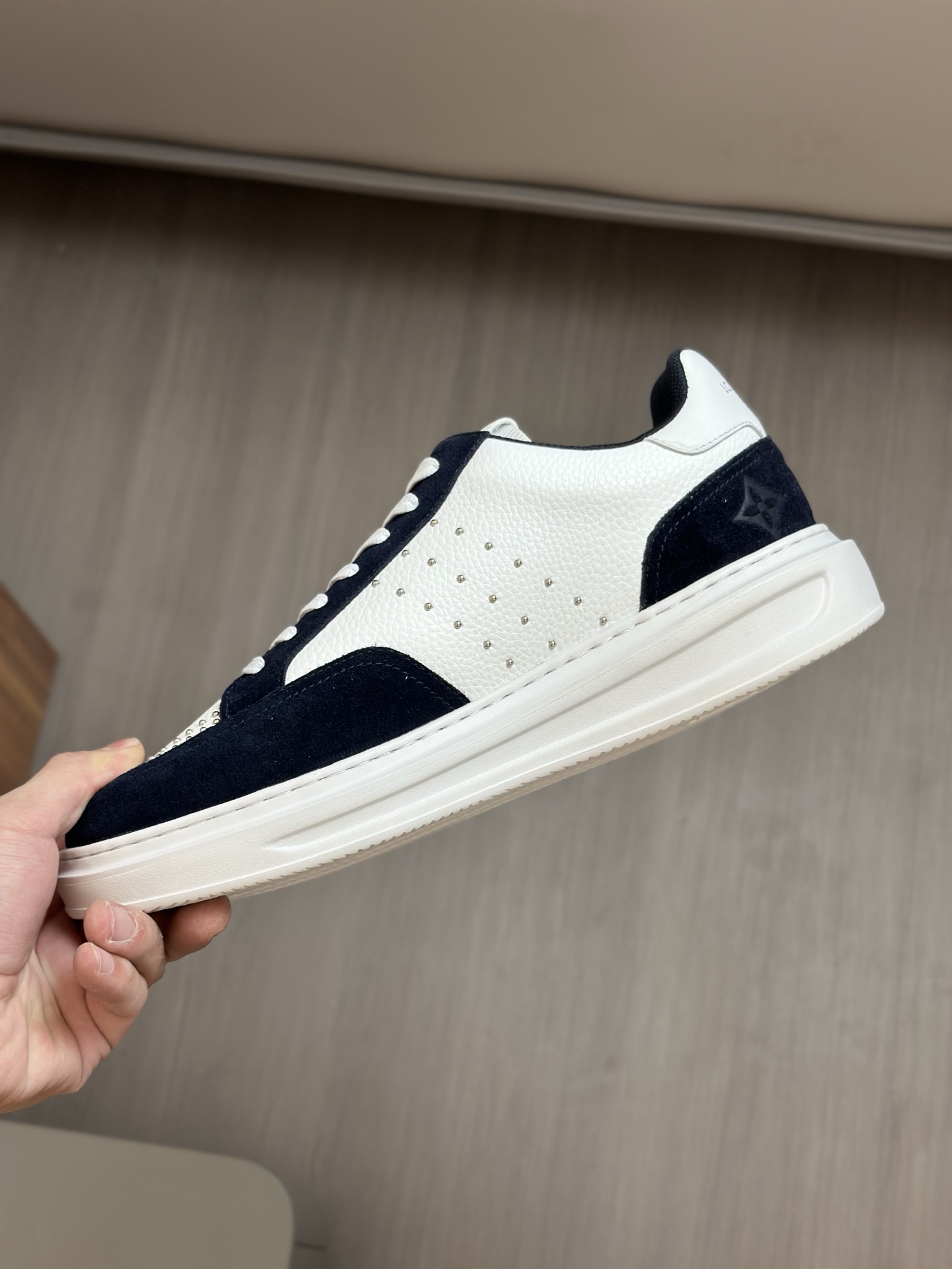 Louis Vuitton Beverly Hills Monogram Sneakers in White Leather - Size 38-44 10 i1743148300092 6182 0 8