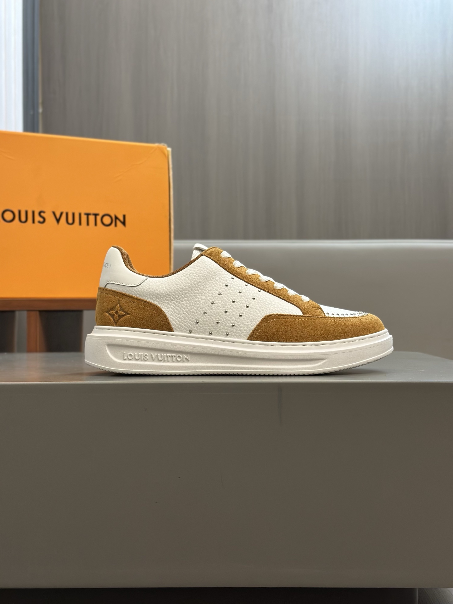 Louis Vuitton Men's Beverly Hills Monogram Leather Sneakers Size 38-44 3 i1743148345141 290 0 1