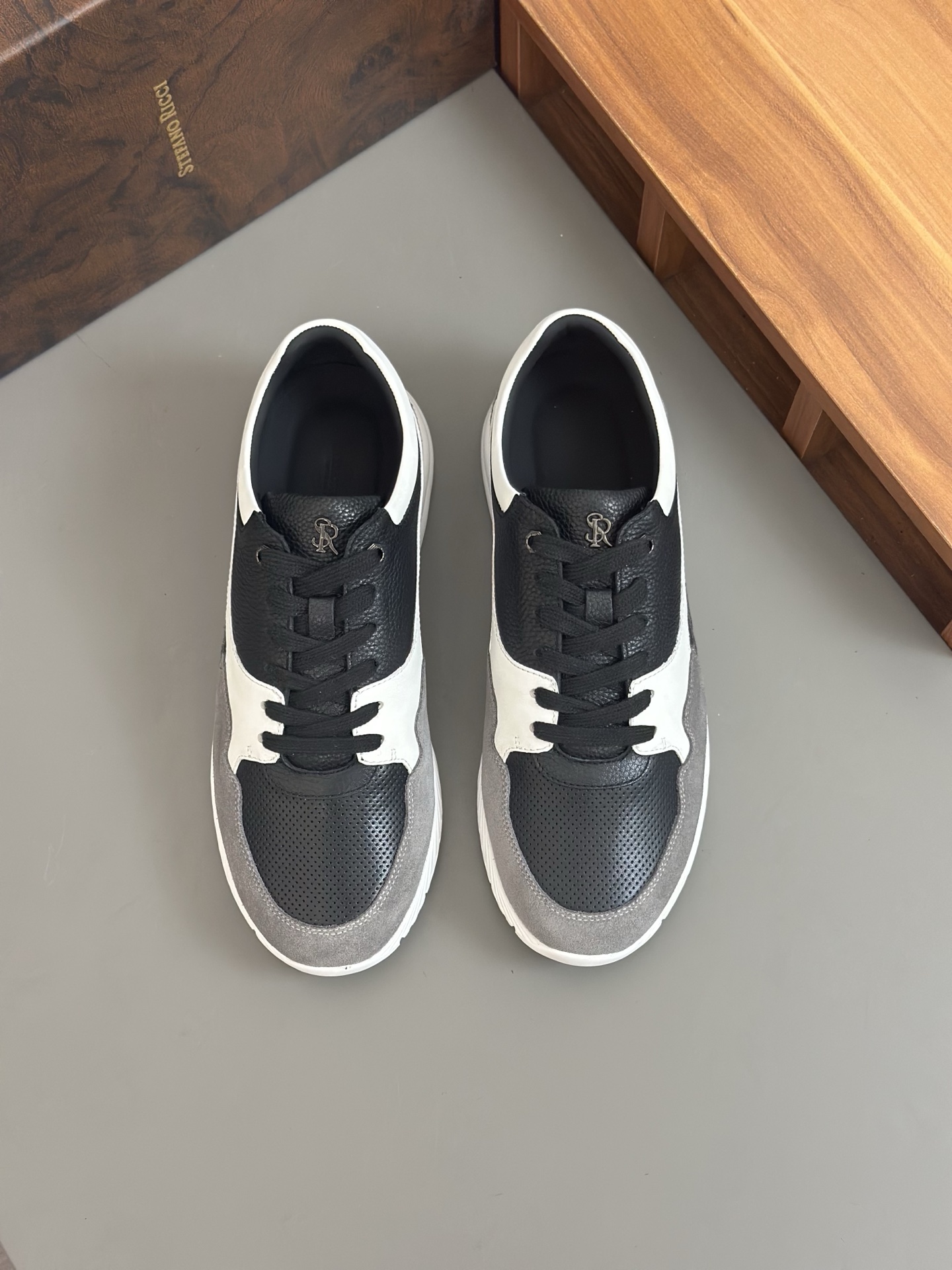 Stefano Ricci Men's Leather Sneakers Original Quality,Size 38-44 1 Stefano Ricci Men's Leather Sneakers Original Quality,Size 38-44