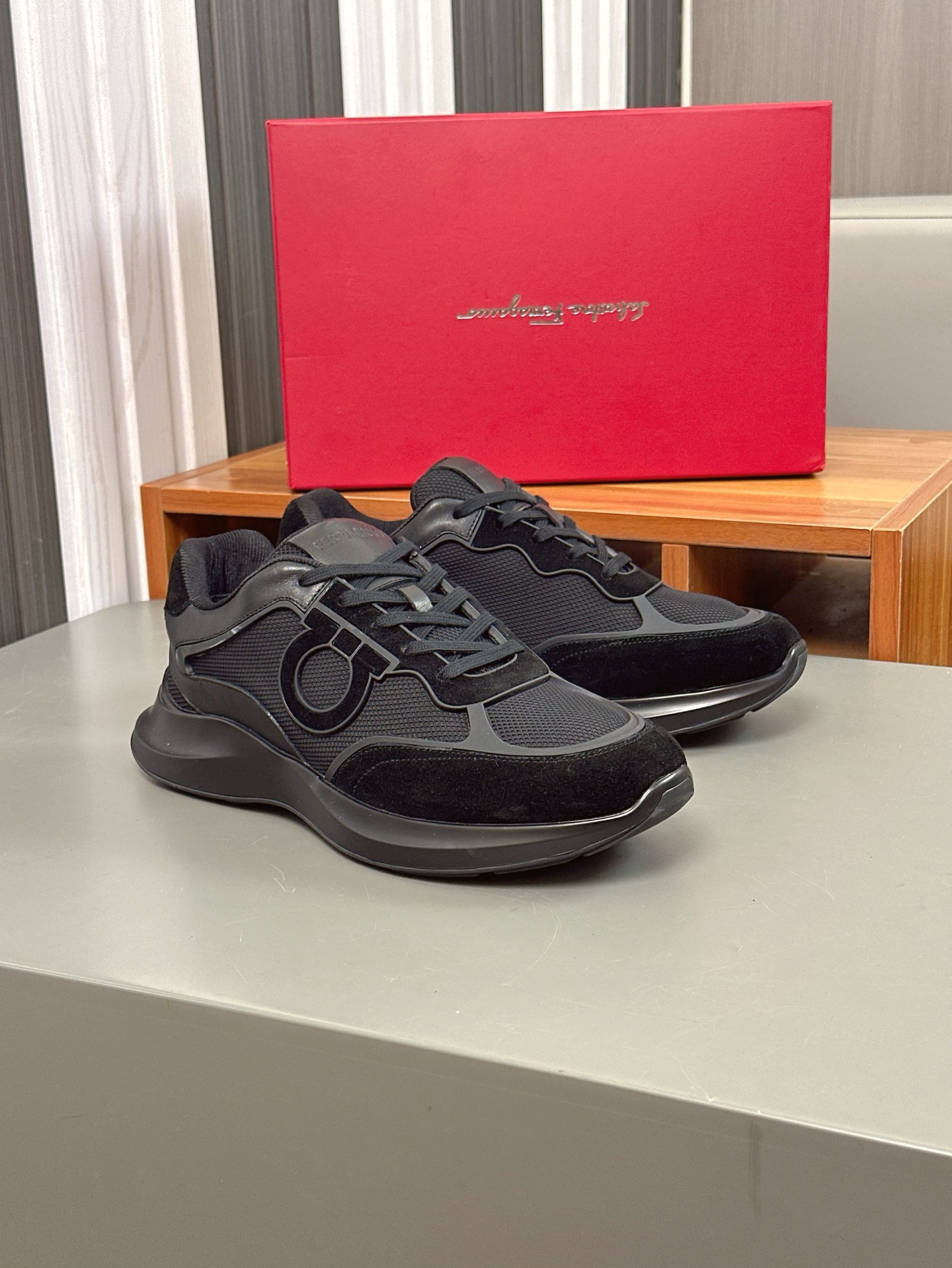 Ferragamo Men's Leather and Mesh Low-Top Sneakers - Classic Style, Comfortable Fit 4 i1743323600984 9801 0 2