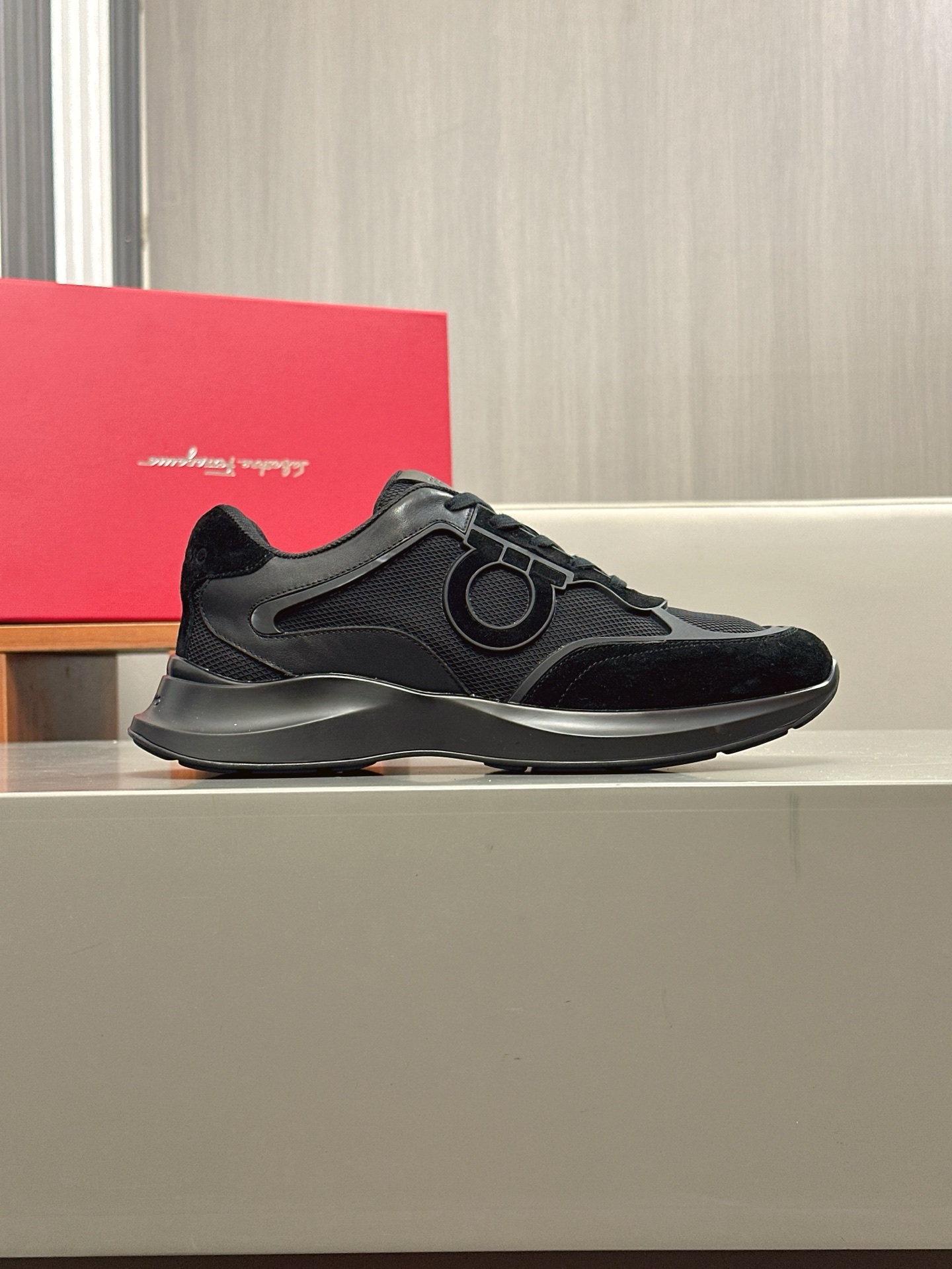 Ferragamo Men's Leather and Mesh Low-Top Sneakers - Classic Style, Comfortable Fit 6 i1743323600985 2976 0 4