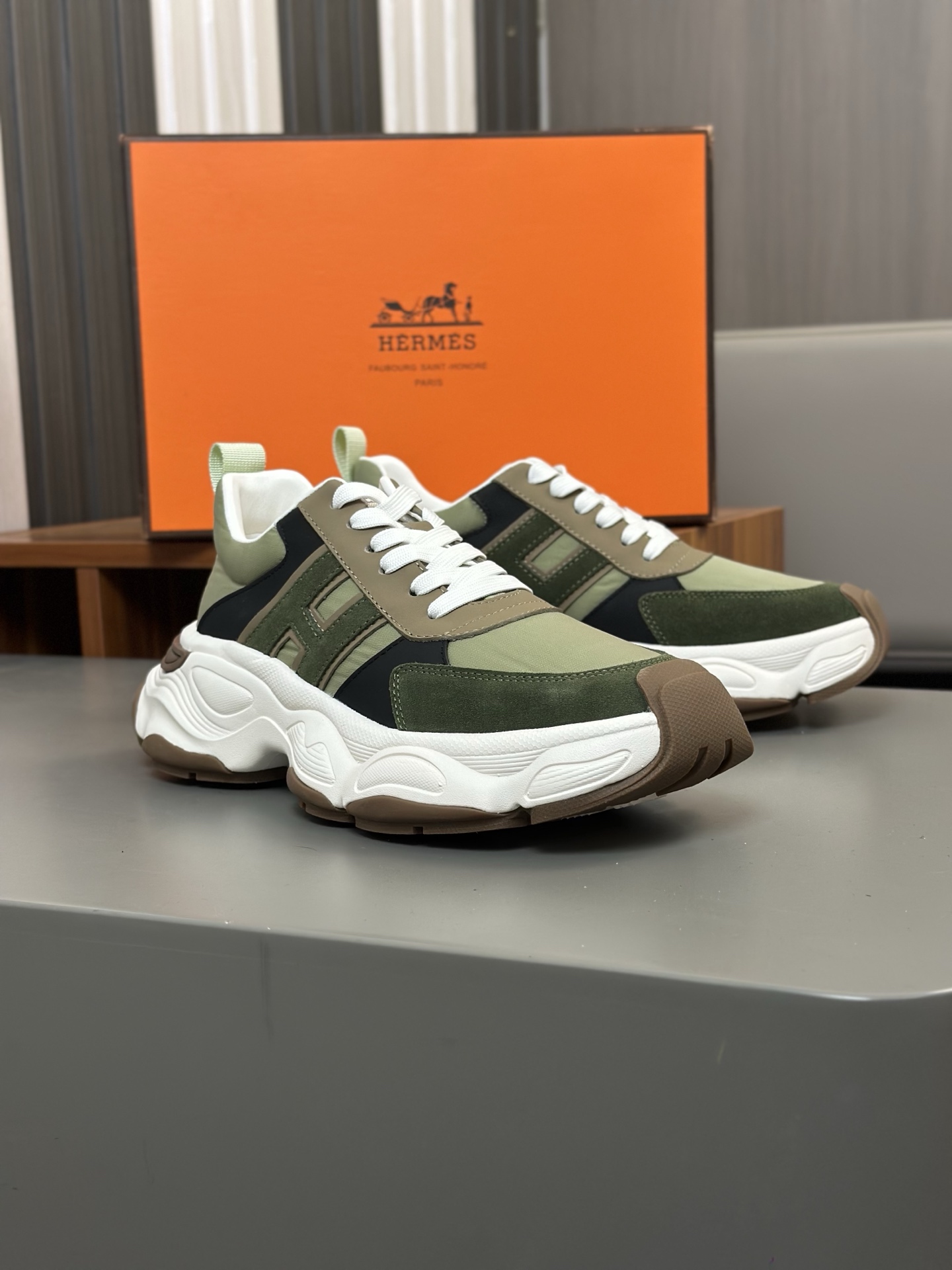 Hermes Men's High-Top Casual Sneakers in Calfskin - Modern Urban Style 5 i1743406303164 5783 0 3