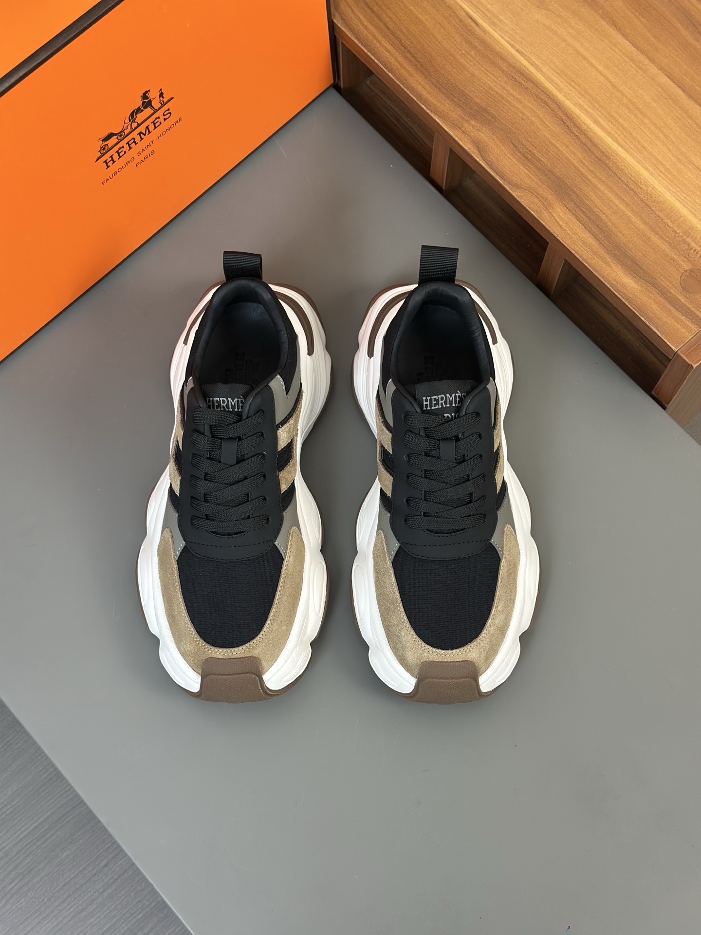 Hermès Men's High-Top Leather Sneakers - Modern Style & Comfort 1 Hermès Men's High-Top Leather Sneakers - Modern Style & Comfort