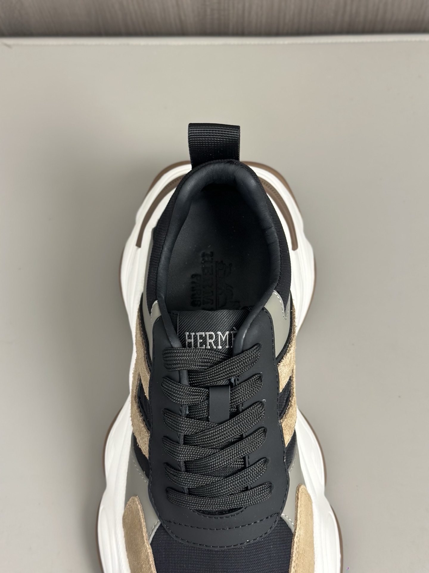 Hermès Men's High-Top Leather Sneakers - Modern Style & Comfort 7 i1743406538083 2591 0 5