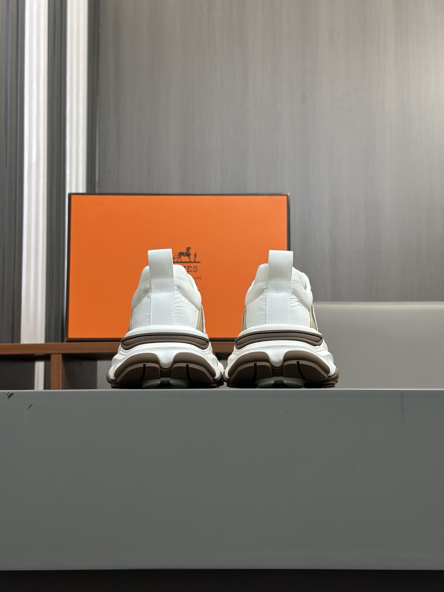 Hermès Men's High-Top Leather Sneakers, Casual and Comfortable for Everyday Wear 10 i1743406604432 1909 0 8