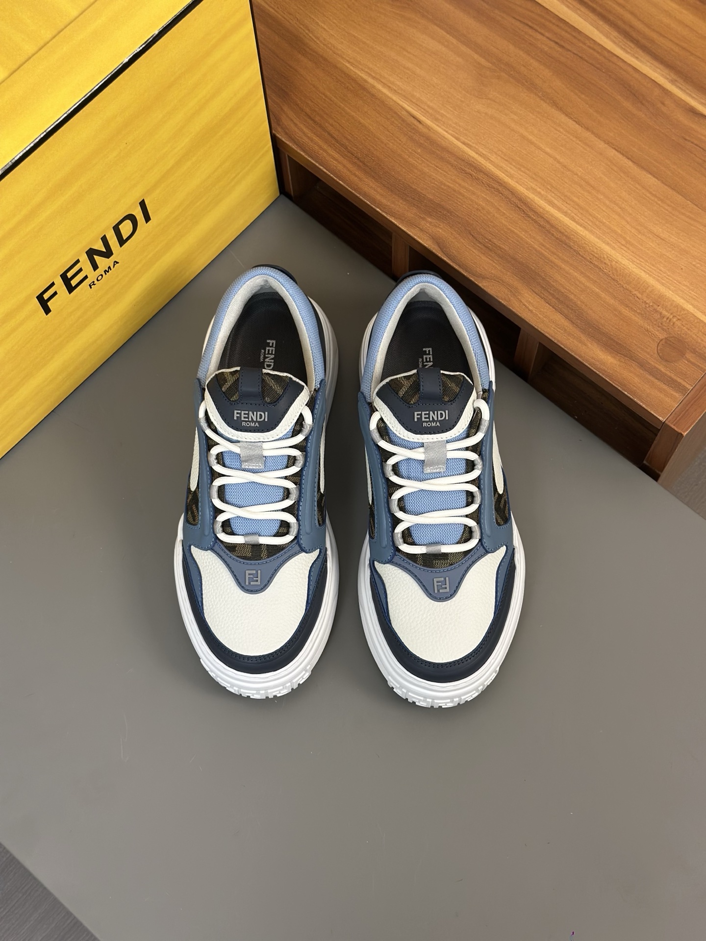 [FENDI] Fendi P380-Calidad de gama alta Original casual sneakers- Parte superior: piel de becerro na