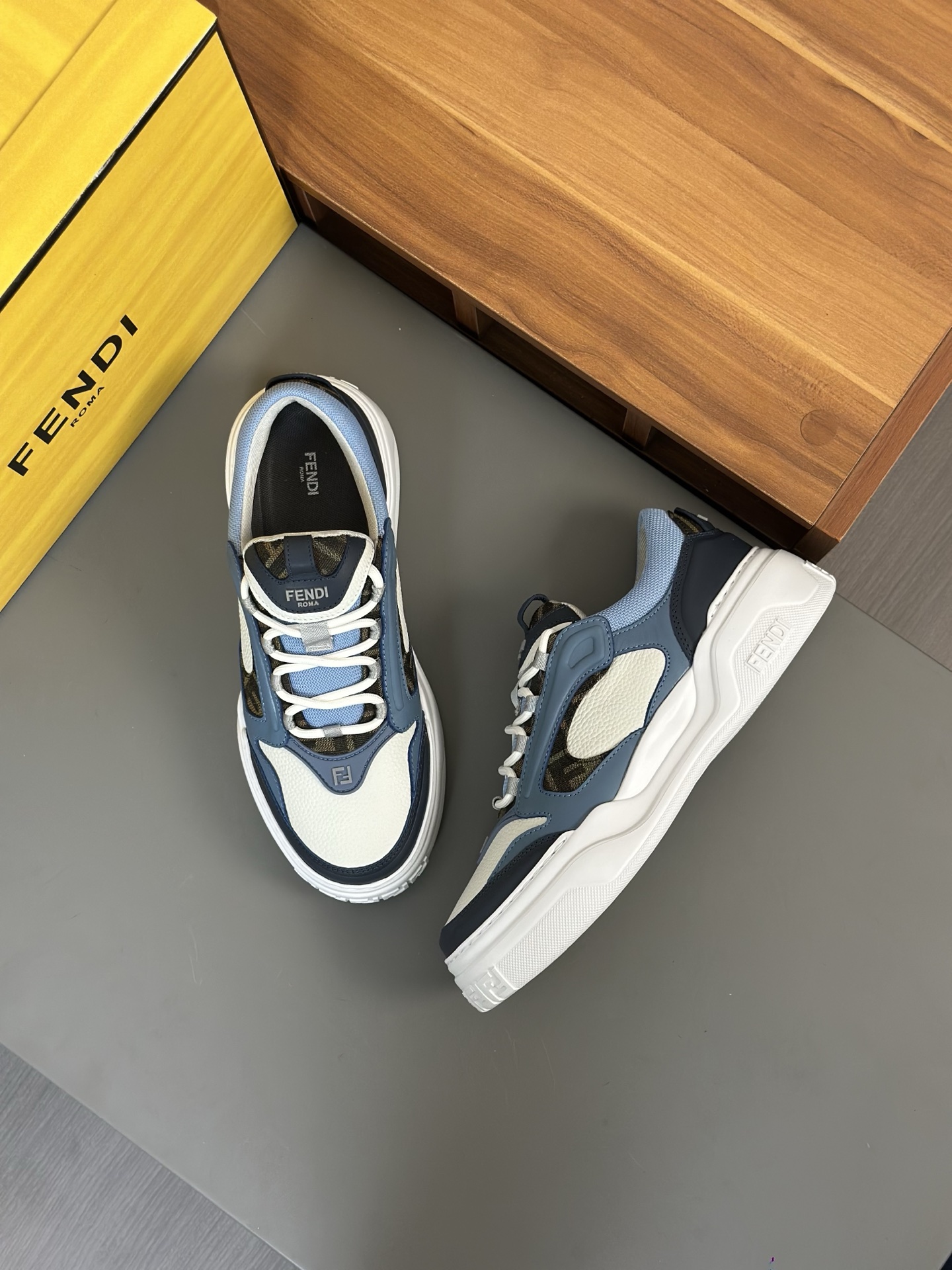 [FENDI] Fendi P380-Calidad de gama alta Original casual sneakers- Parte superior: piel de becerro na