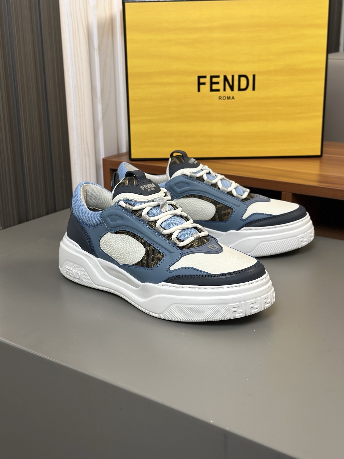[FENDI] Fendi P380-Calidad de gama alta Original casual sneakers- Parte superior: piel de becerro na