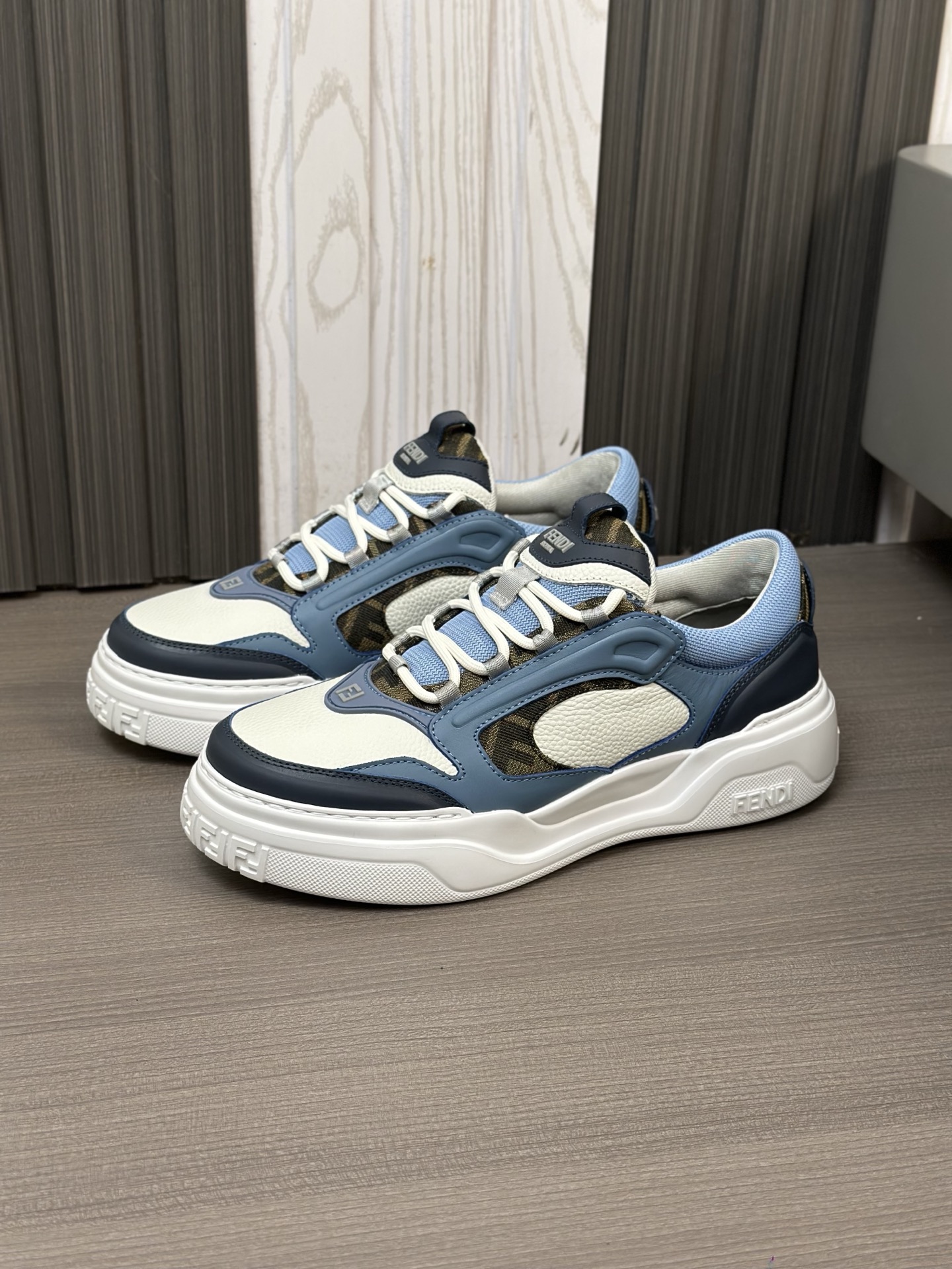 [FENDI] Fendi P380-Calidad de gama alta Original casual sneakers- Parte superior: piel de becerro na