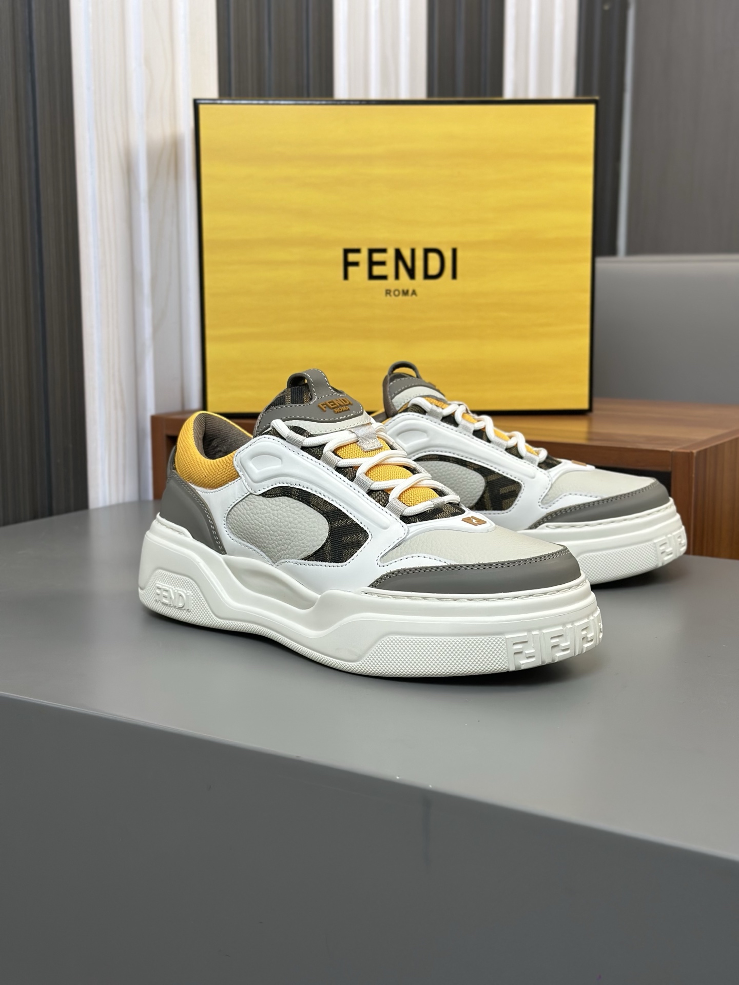[FENDI] Fendi P380-Calidad de gama alta Original casual sneakers- Parte superior: piel de becerro na