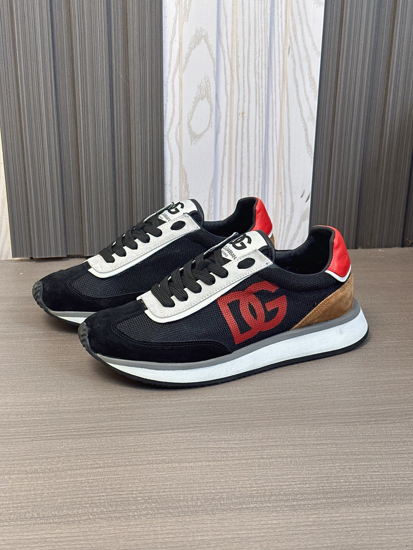 --Nuevo--Dolce&Gabbana--DG de gama alta de los hombres zapatos deportivo-casual. Mostrador superior 