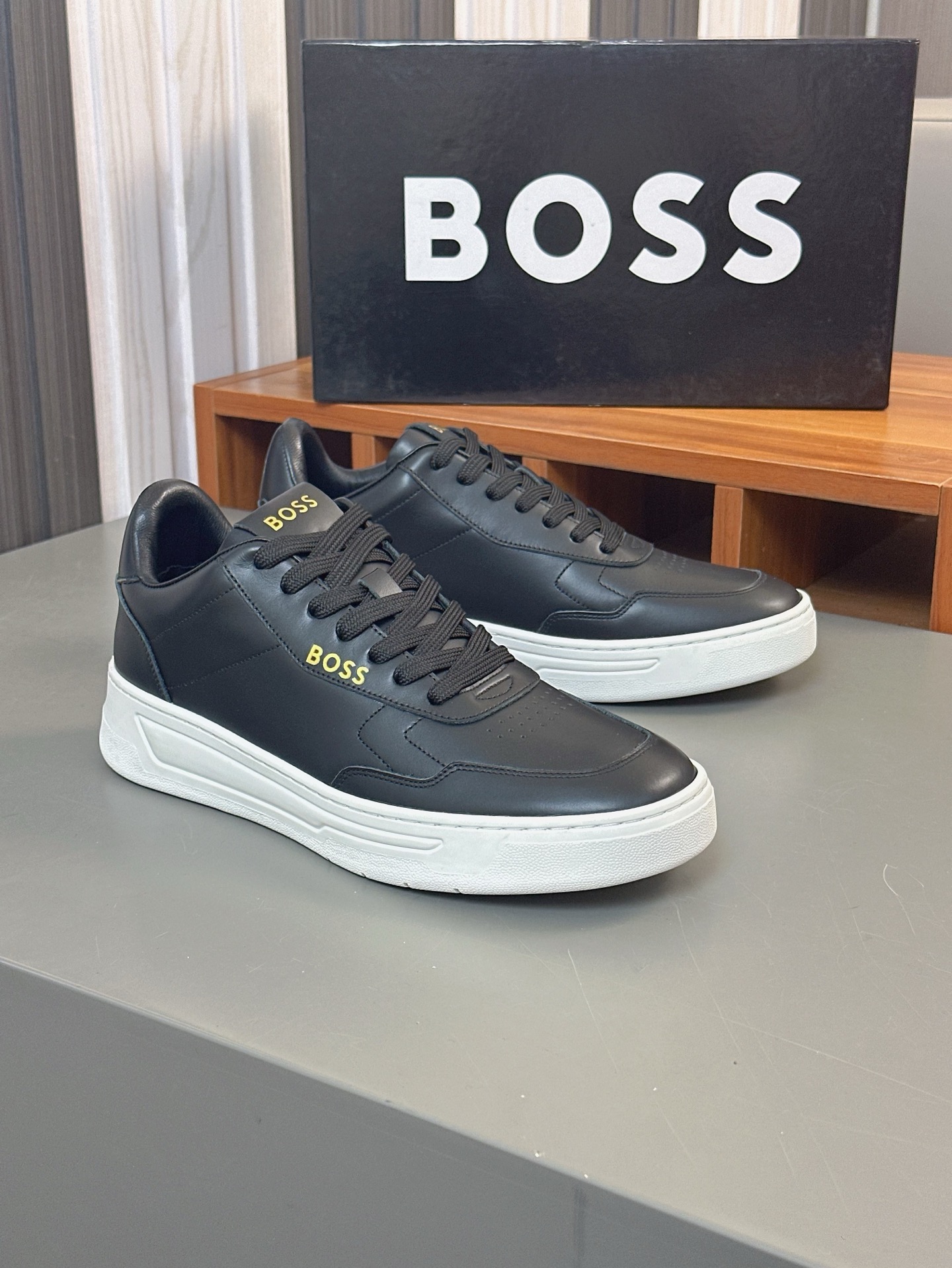 Boss Men's Leather Sneakers - Comfortable, Breathable, and Lightweight. Size 39-44 3 i1743972509522 9740 0 1