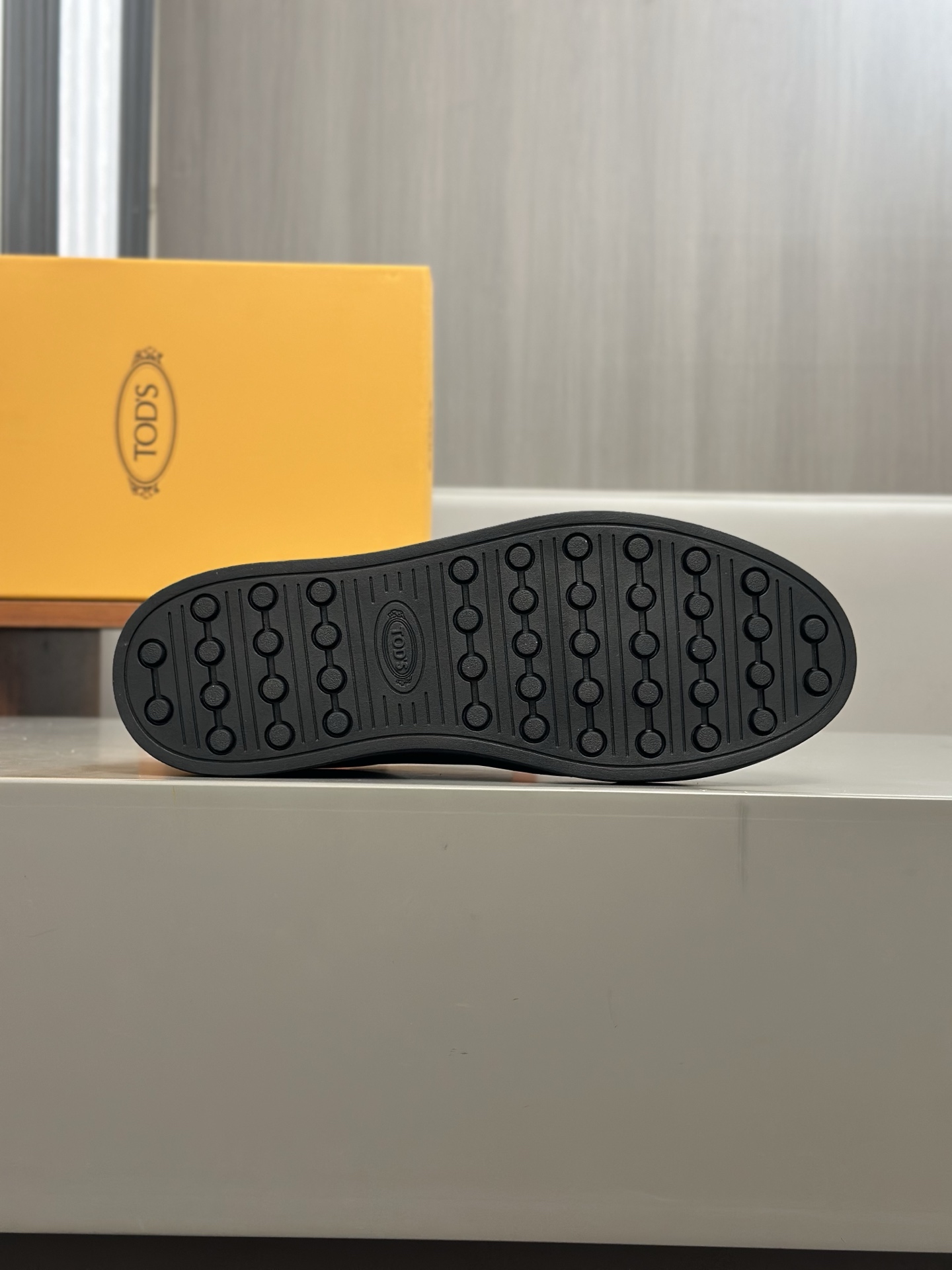 460TODS Tod's New SneakersEstas deportivas Tod's están confeccionadas en elegante piel de vacuno con