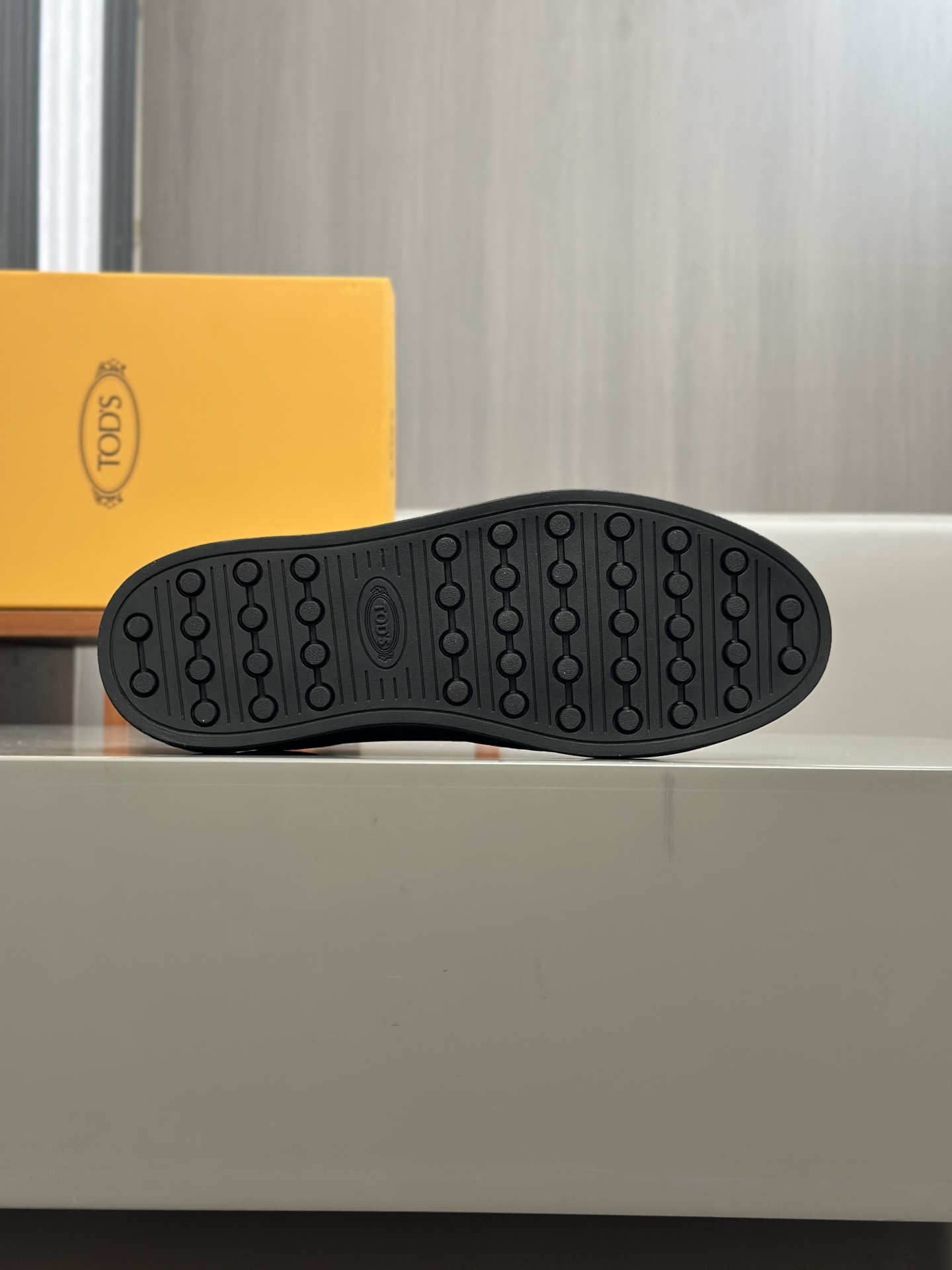 460TODS Tod's New SneakersEstas deportivas Tod's están confeccionadas en elegante piel de vacuno con