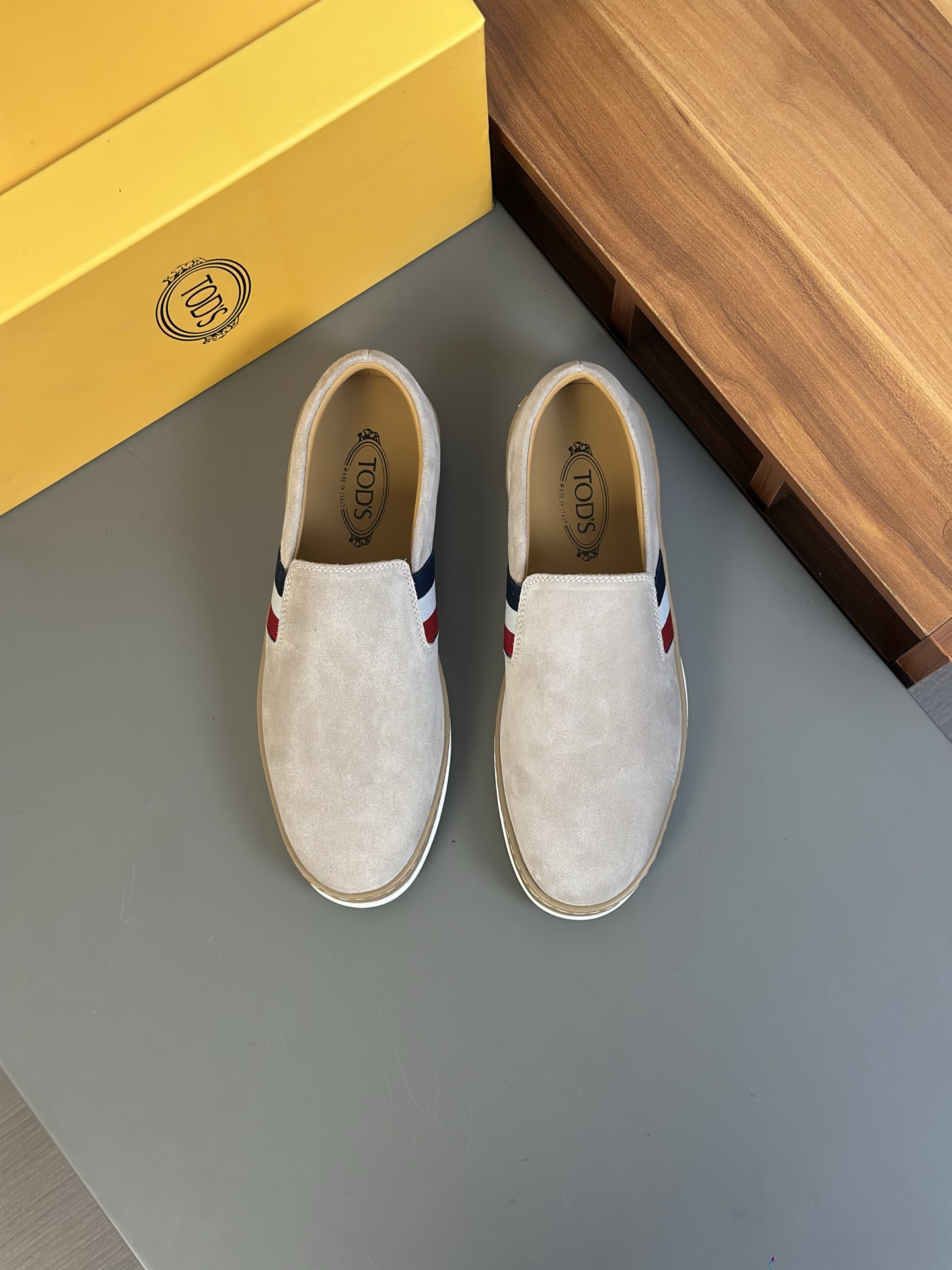TOD'S/Tod's nuevos mocasines de hombre esta sección de zapatos a aterciopelada suave gamuza y piel d