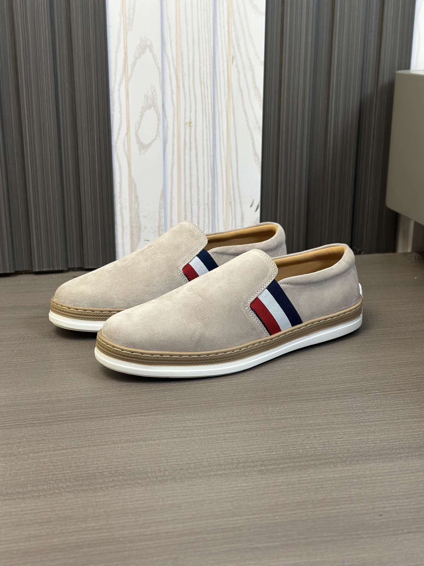TOD'S/Tod's nuevos mocasines de hombre esta sección de zapatos a aterciopelada suave gamuza y piel d