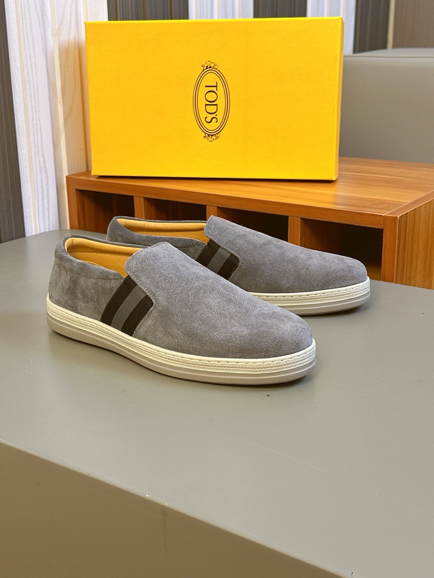 TOD'S/Tod's nuevos mocasines de hombre esta sección de zapatos a aterciopelada suave gamuza y piel d