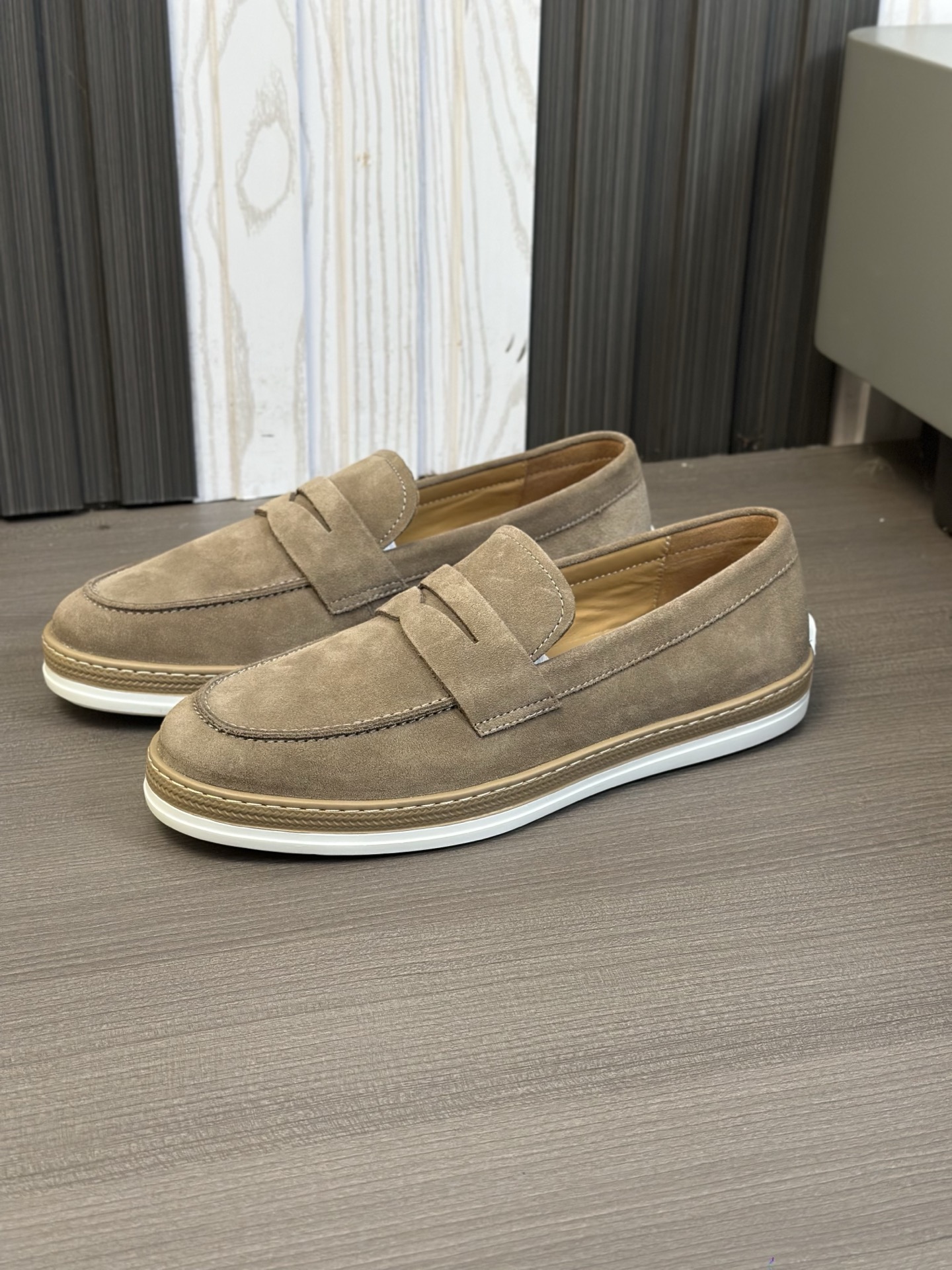 TOD'S/Tod's nuevos mocasines de hombre esta sección de zapatos a aterciopelada suave gamuza y piel d
