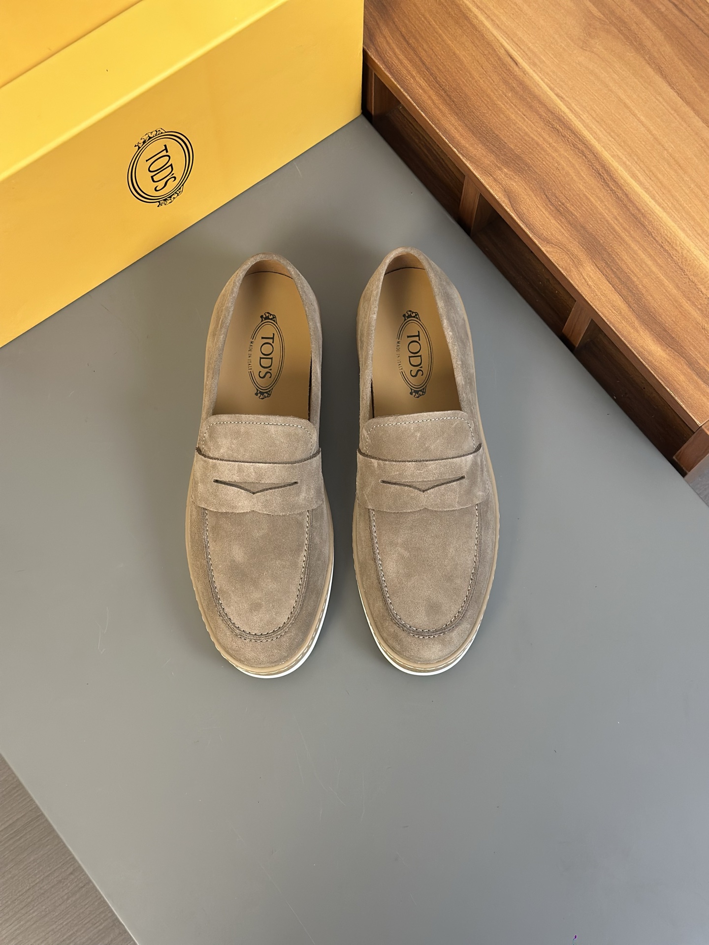 TOD'S/Tod's nuevos mocasines de hombre esta sección de zapatos a aterciopelada suave gamuza y piel d