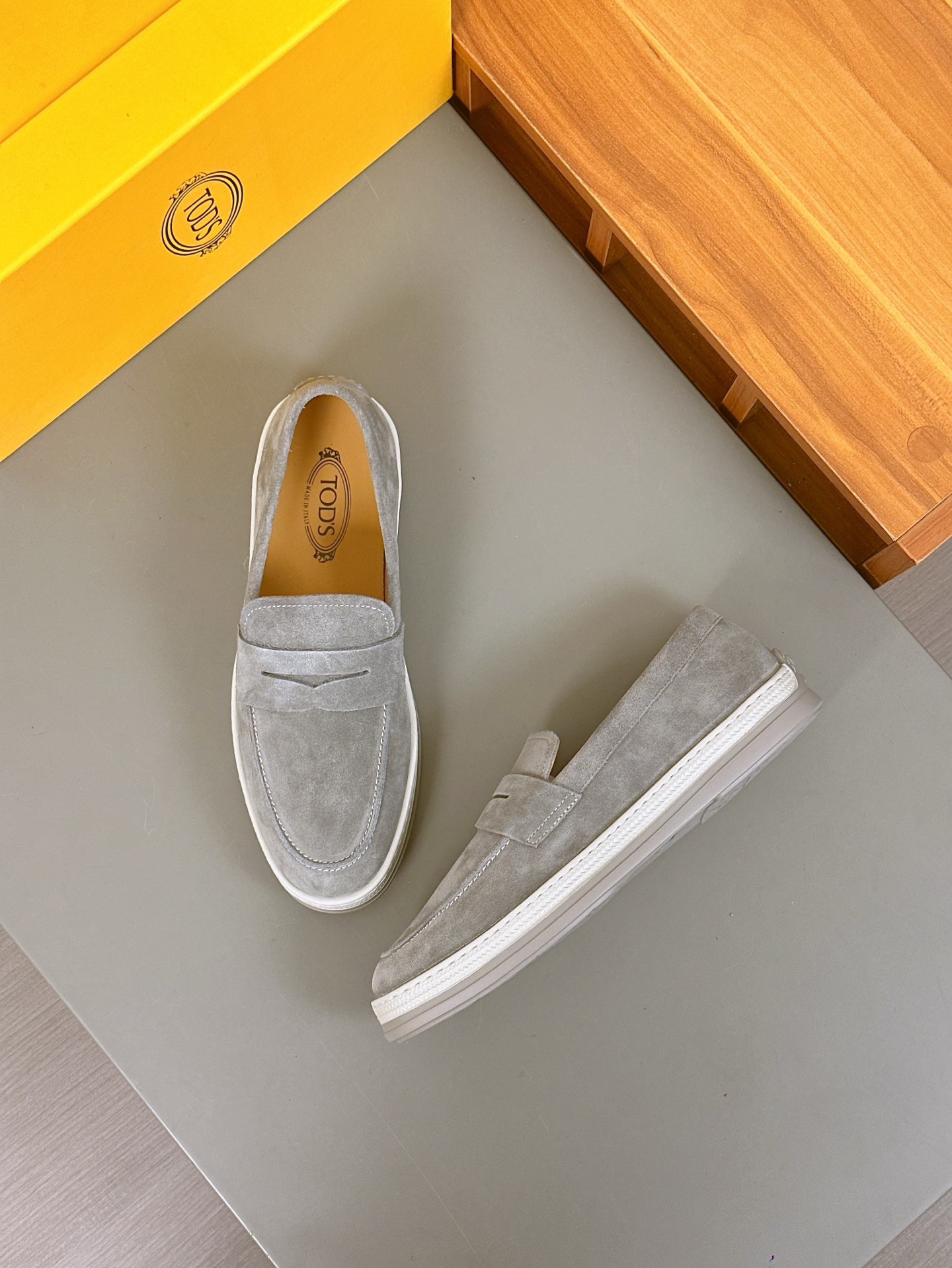 TOD'S/Tod's nuevos mocasines de hombre esta sección de zapatos a aterciopelada suave gamuza y piel d