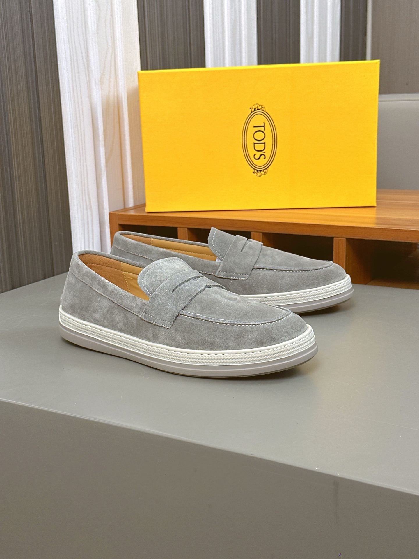 TOD'S/Tod's nuevos mocasines de hombre esta sección de zapatos a aterciopelada suave gamuza y piel d