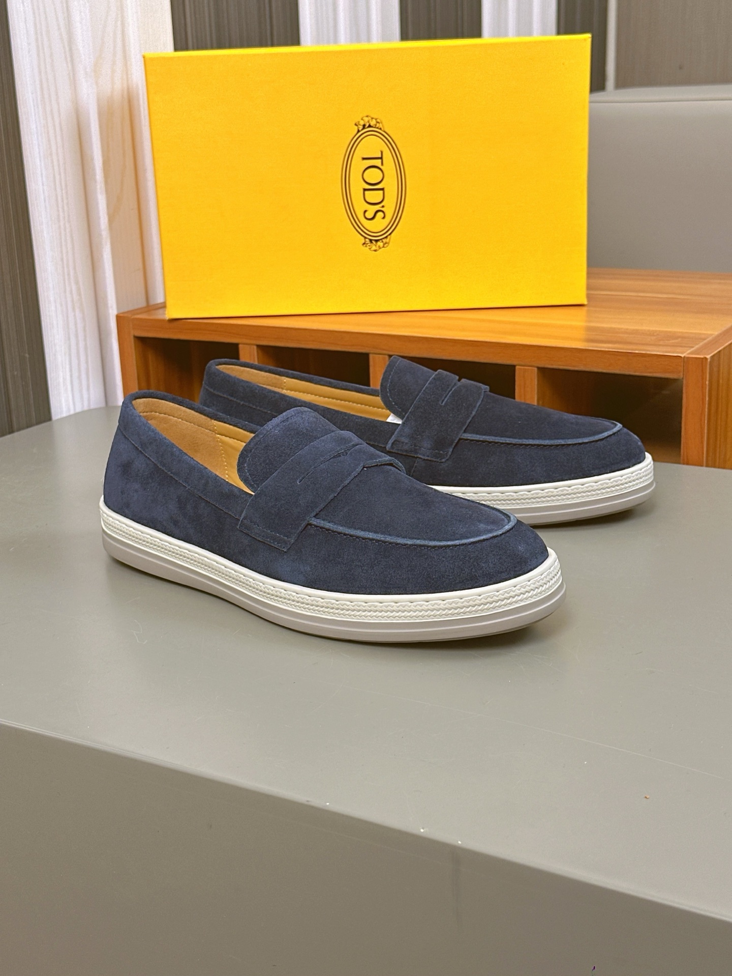 TOD'S/Tod's nuevos mocasines de hombre esta sección de zapatos a aterciopelada suave gamuza y piel d