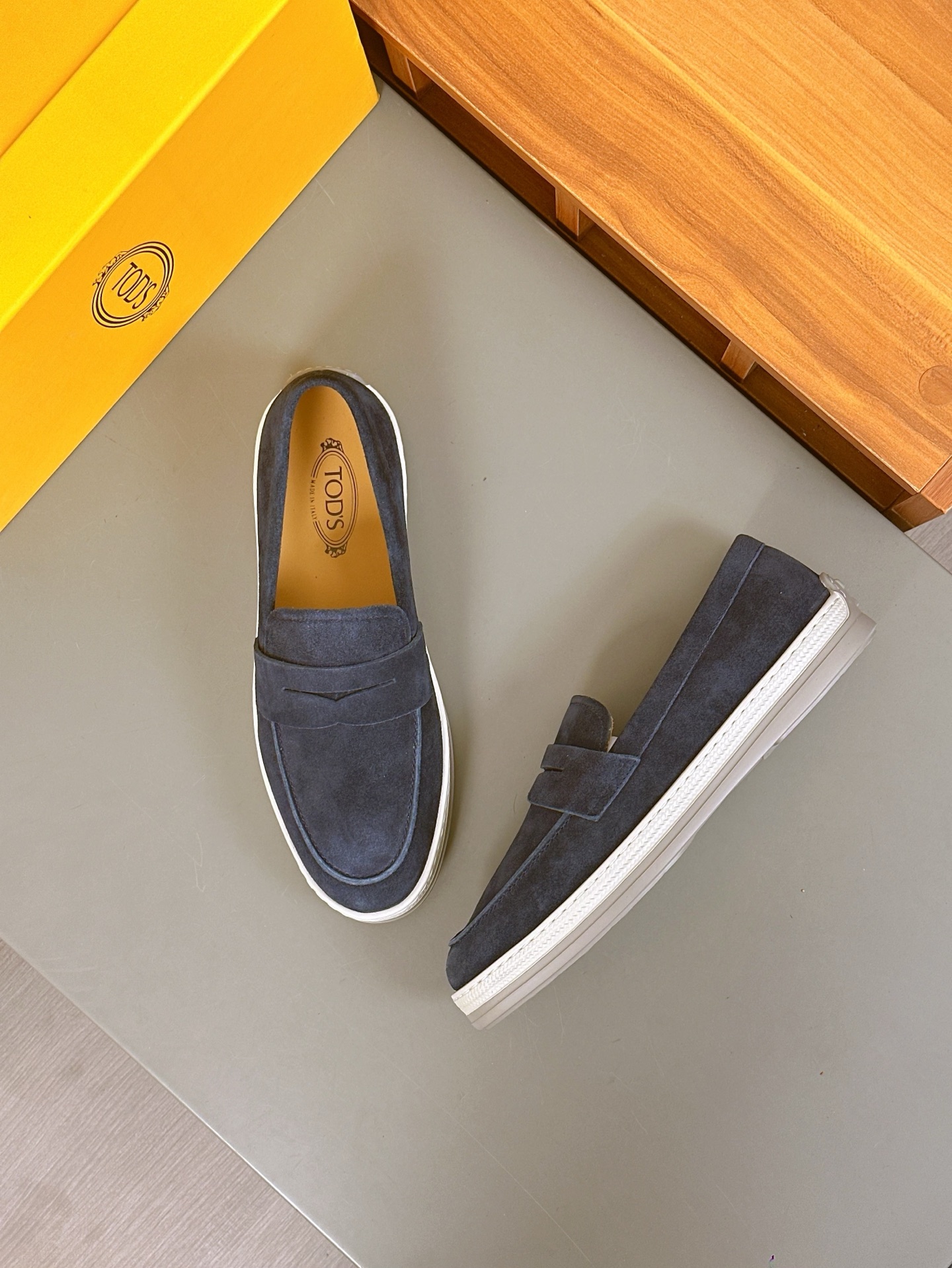 TOD'S/Tod's nuevos mocasines de hombre esta sección de zapatos a aterciopelada suave gamuza y piel d