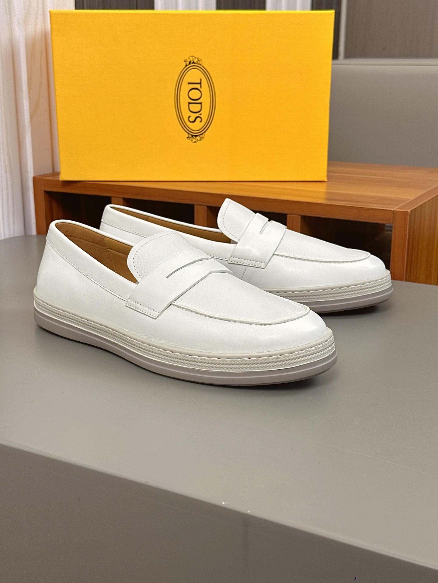 TOD'S/Tod's nuevos mocasines de hombre esta sección de zapatos a aterciopelada suave gamuza y piel d