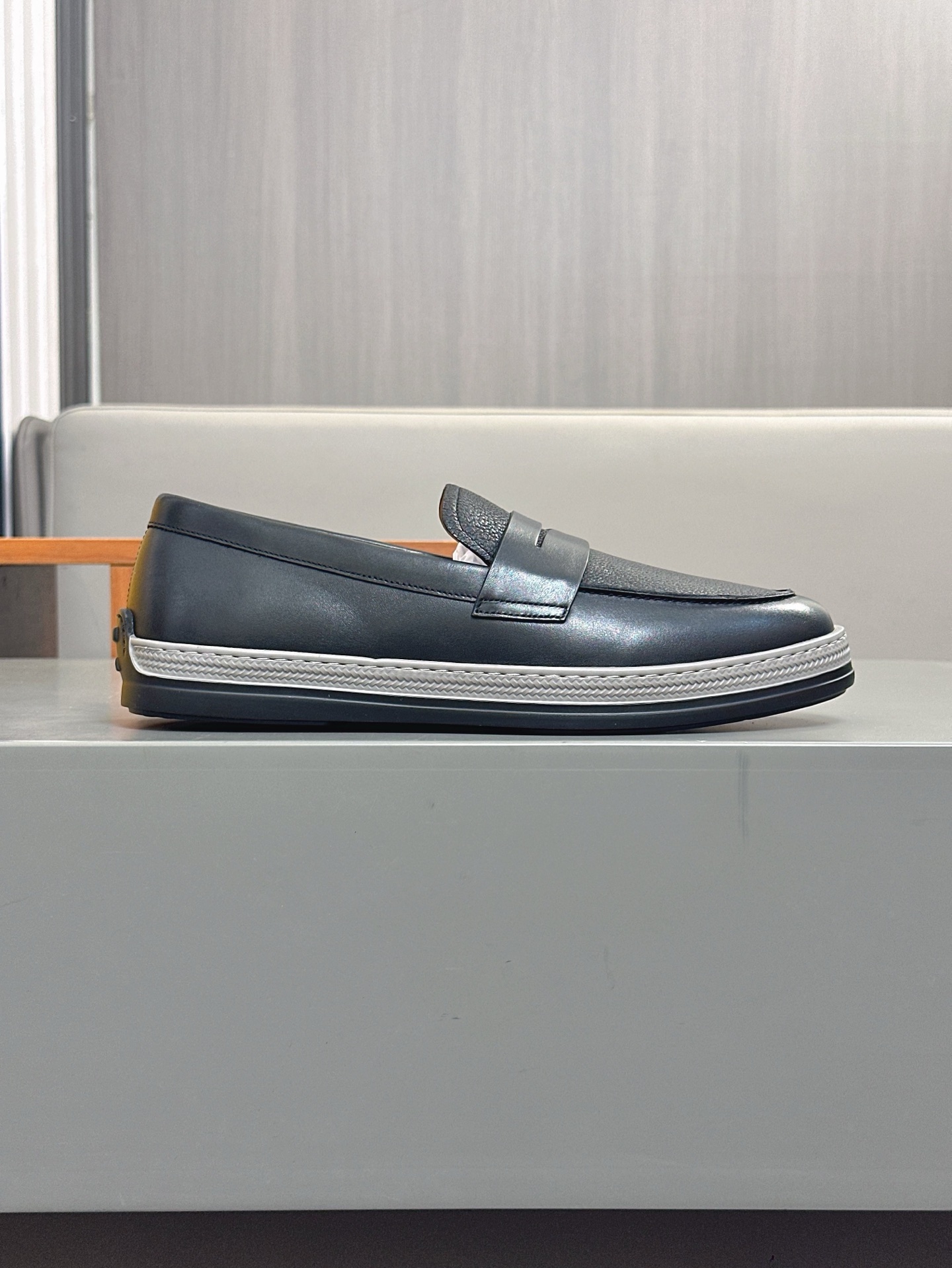 TOD'S/Tod's nuevos mocasines de hombre esta sección de zapatos a aterciopelada suave gamuza y piel d