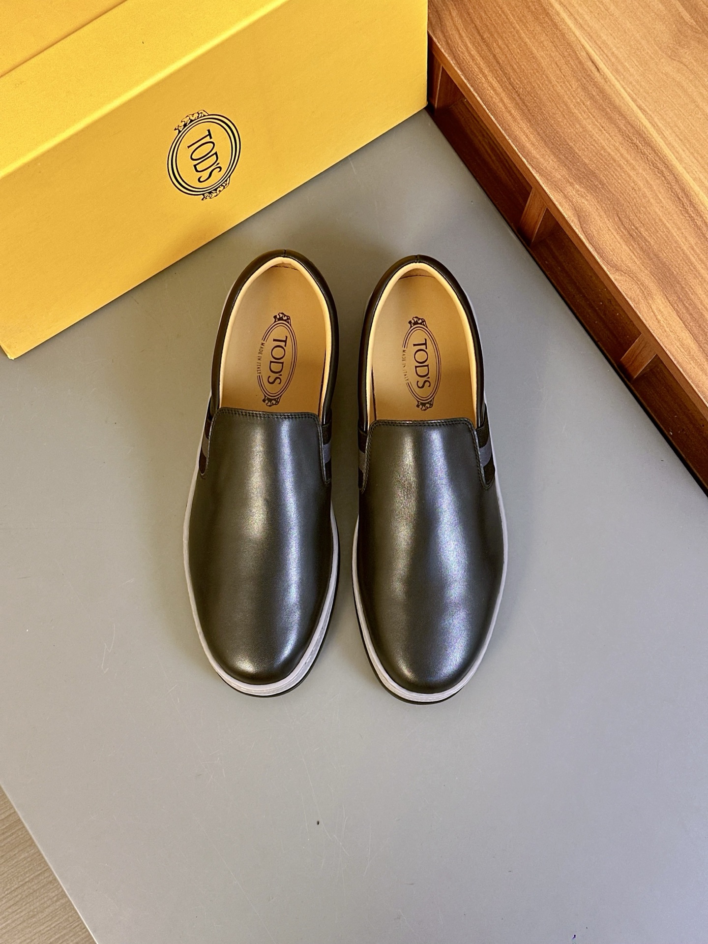 TOD'S/Tod's nuevos mocasines de hombre esta sección de zapatos a aterciopelada suave gamuza y piel d