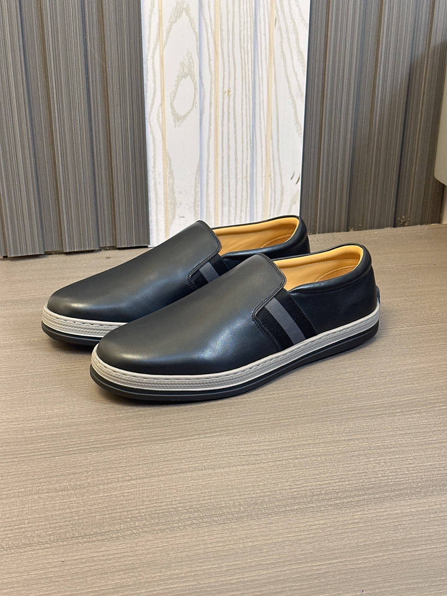 TOD'S/Tod's nuevos mocasines de hombre esta sección de zapatos a aterciopelada suave gamuza y piel d