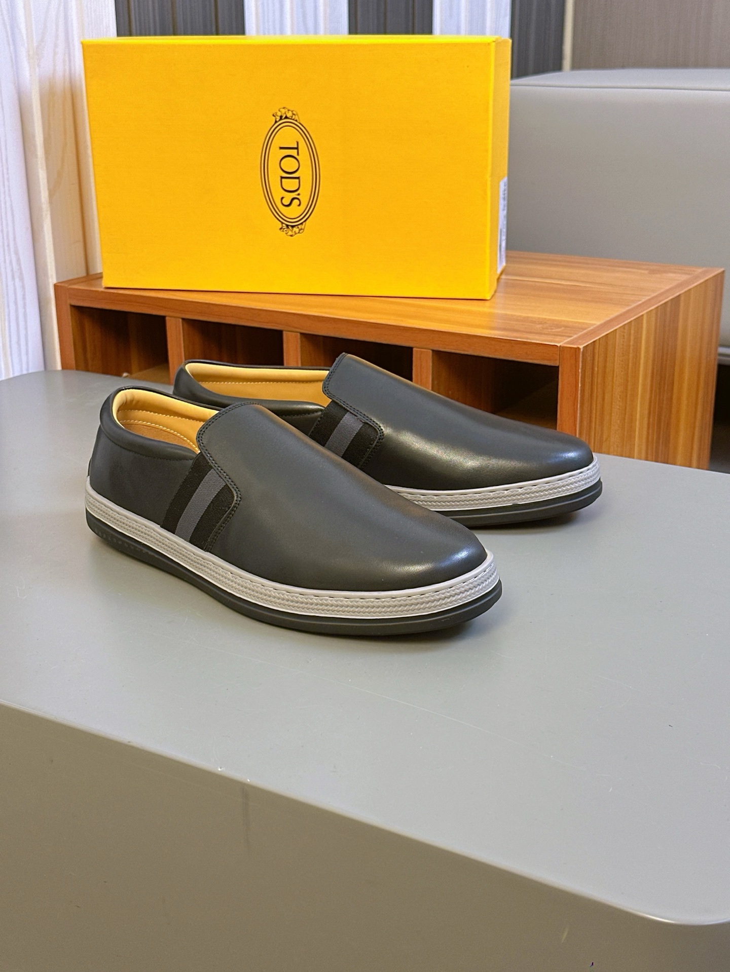 TOD'S/Tod's nuevos mocasines de hombre esta sección de zapatos a aterciopelada suave gamuza y piel d