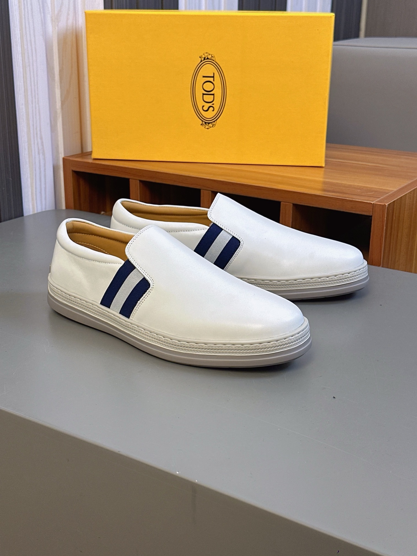 TOD'S/Tod's nuevos mocasines de hombre esta sección de zapatos a aterciopelada suave gamuza y piel d