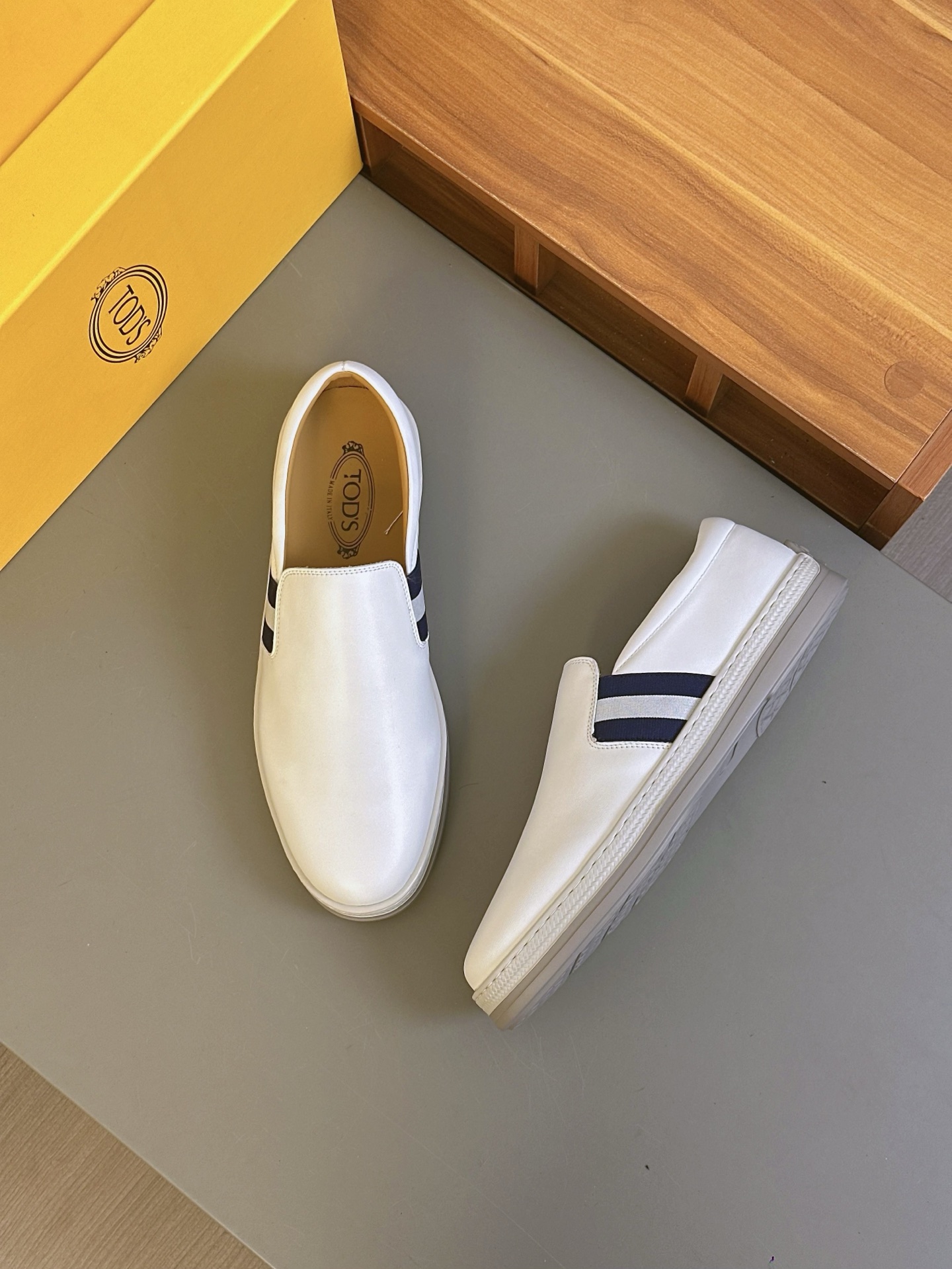 TOD'S/Tod's nuevos mocasines de hombre esta sección de zapatos a aterciopelada suave gamuza y piel d