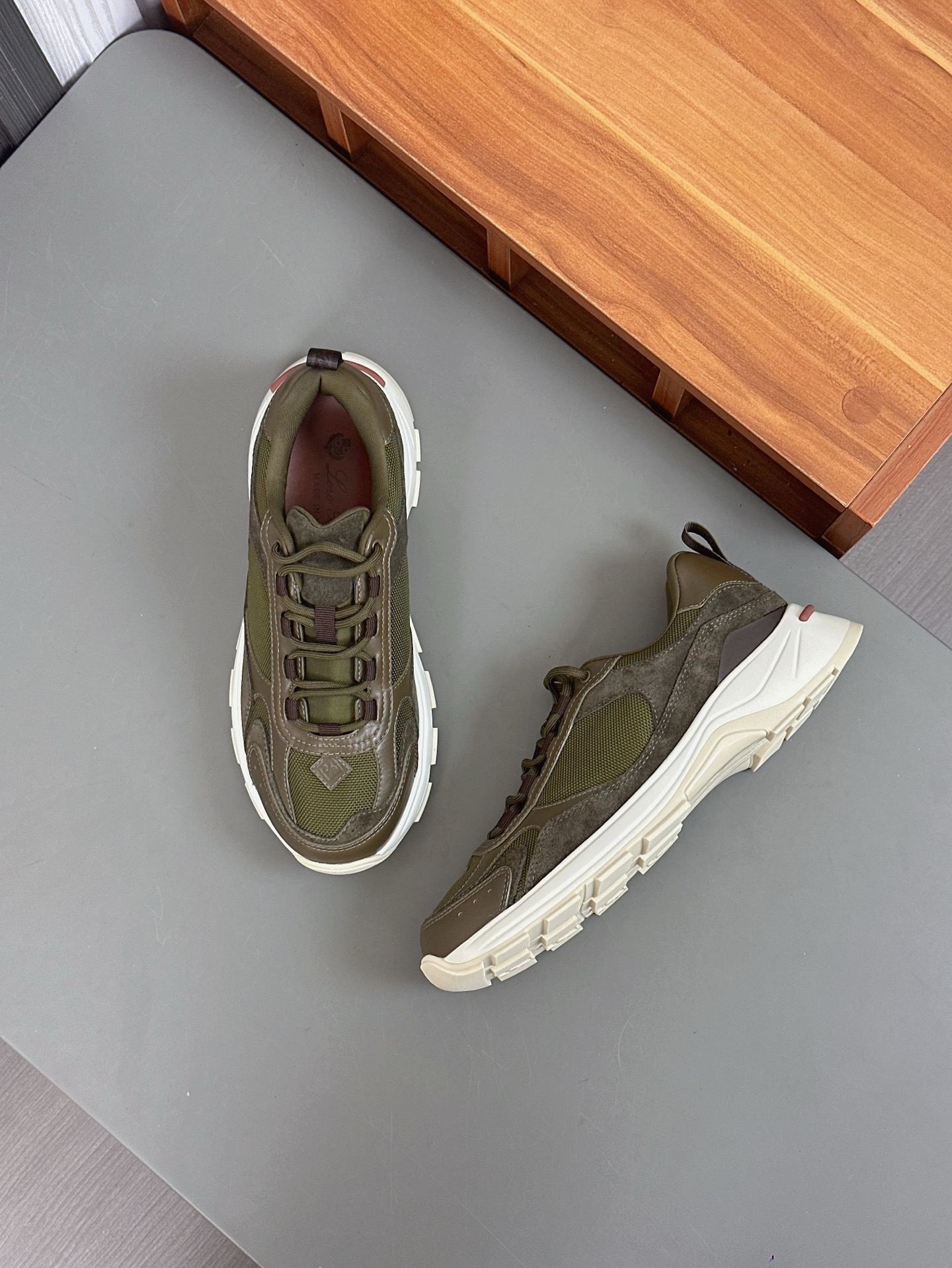high quality/LoroPian*/Noyo LP Cairn Walk Men's SneakerEl entrenador de inspiración urbana se adapta