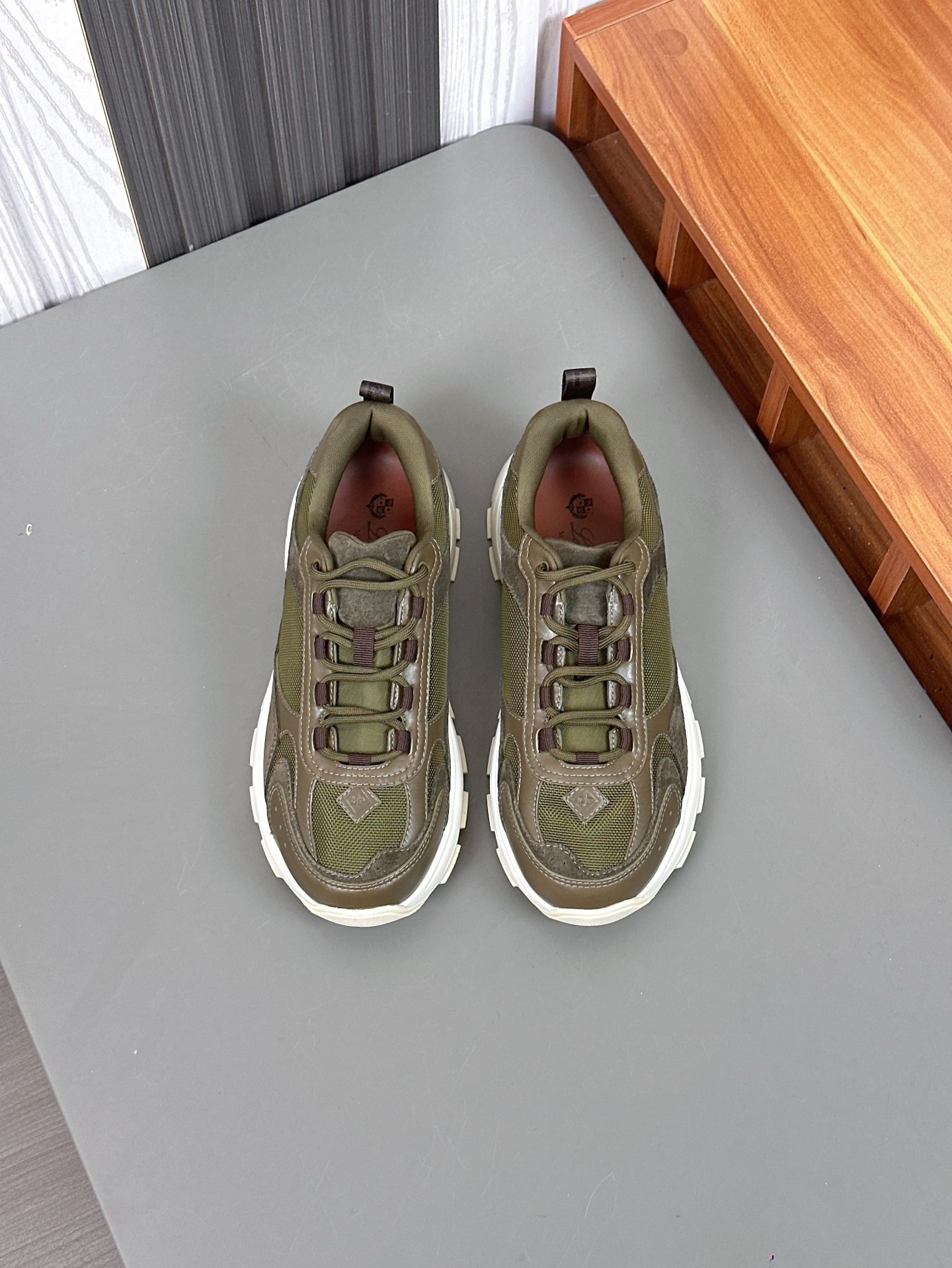 high quality/LoroPian*/Noyo LP Cairn Walk Men's SneakerEl entrenador de inspiración urbana se adapta