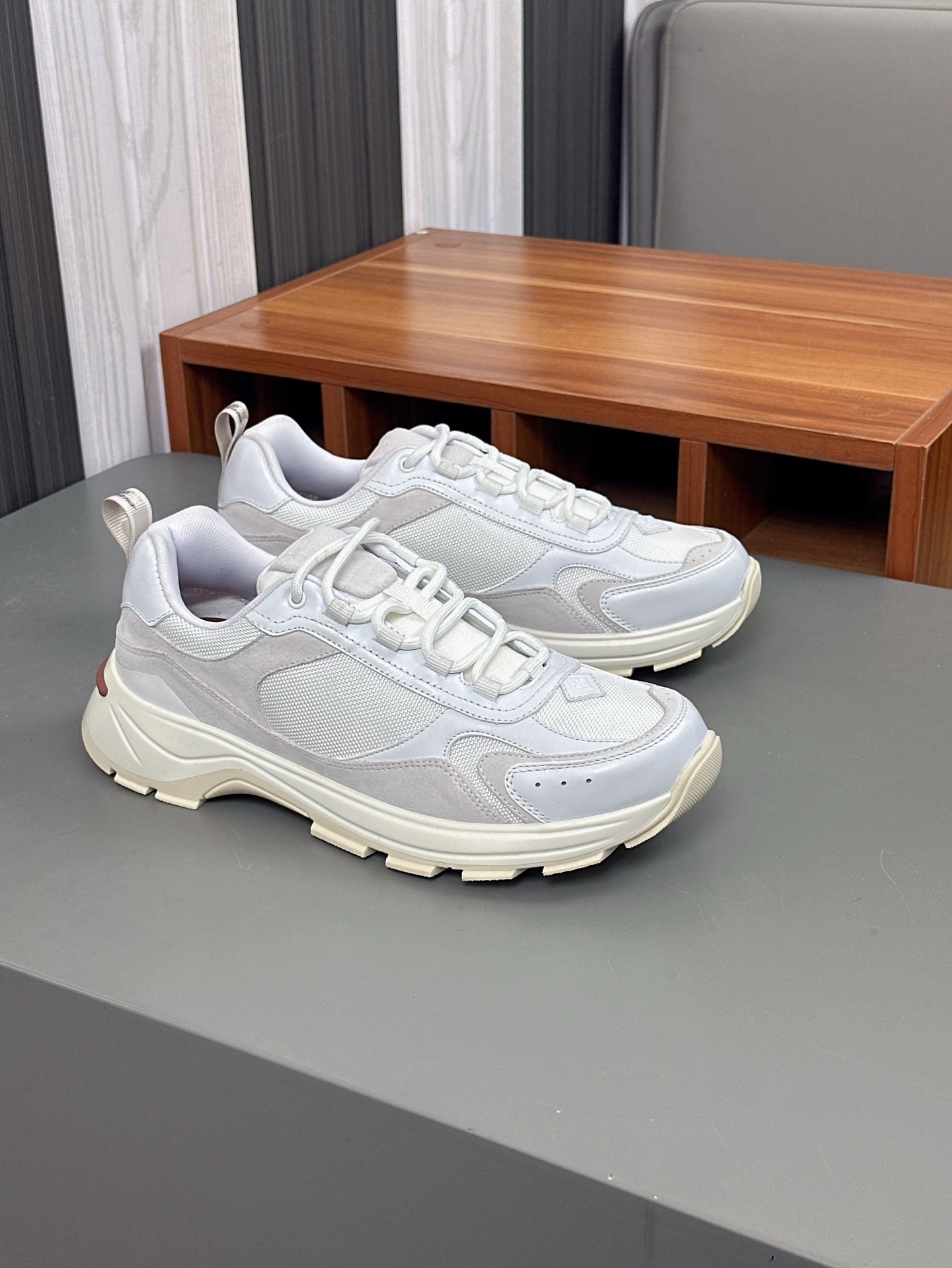 high quality/LoroPian*/Noyo LP Cairn Walk Men's SneakerEl entrenador de inspiración urbana se adapta