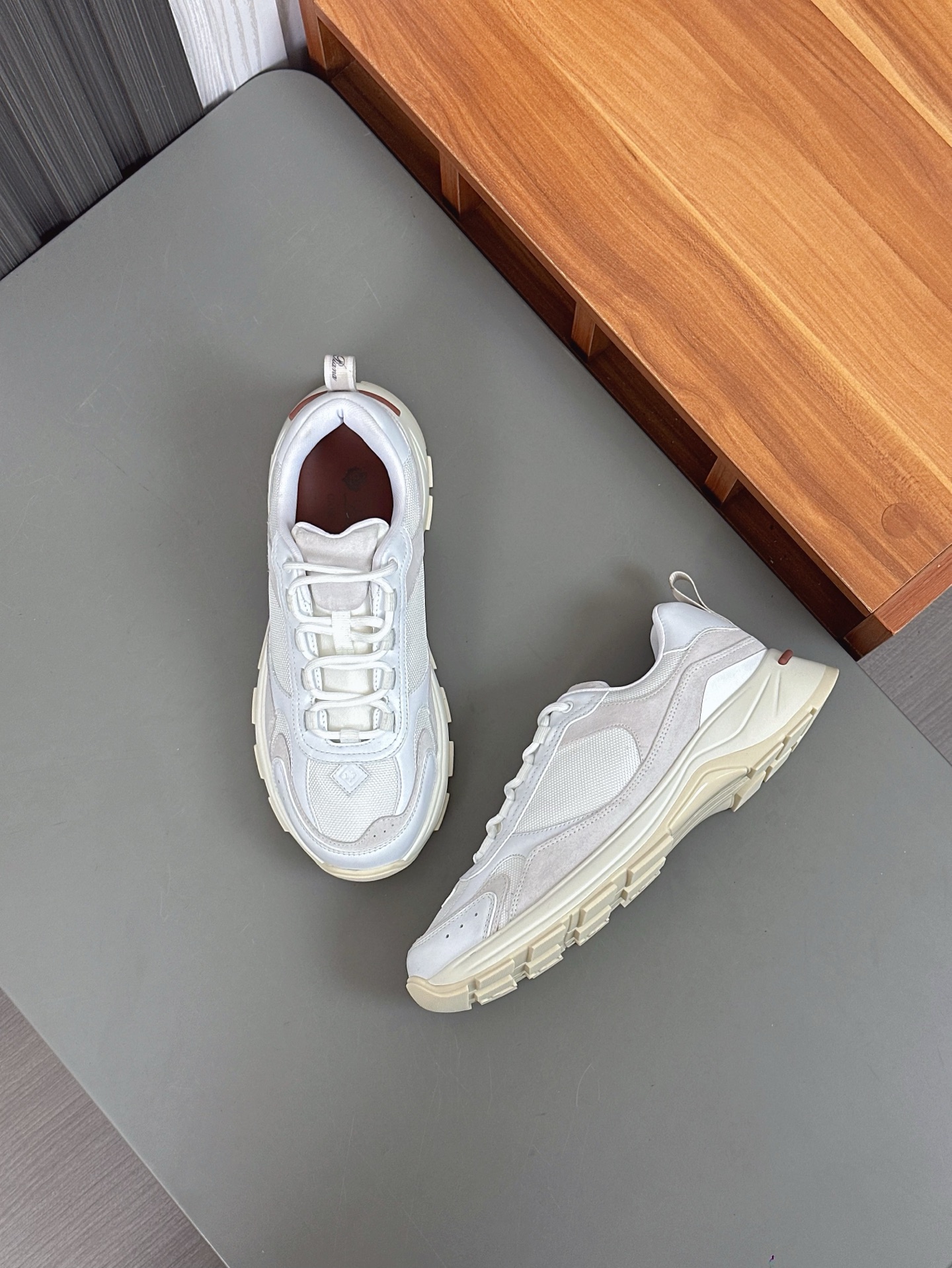 high quality/LoroPian*/Noyo LP Cairn Walk Men's SneakerEl entrenador de inspiración urbana se adapta