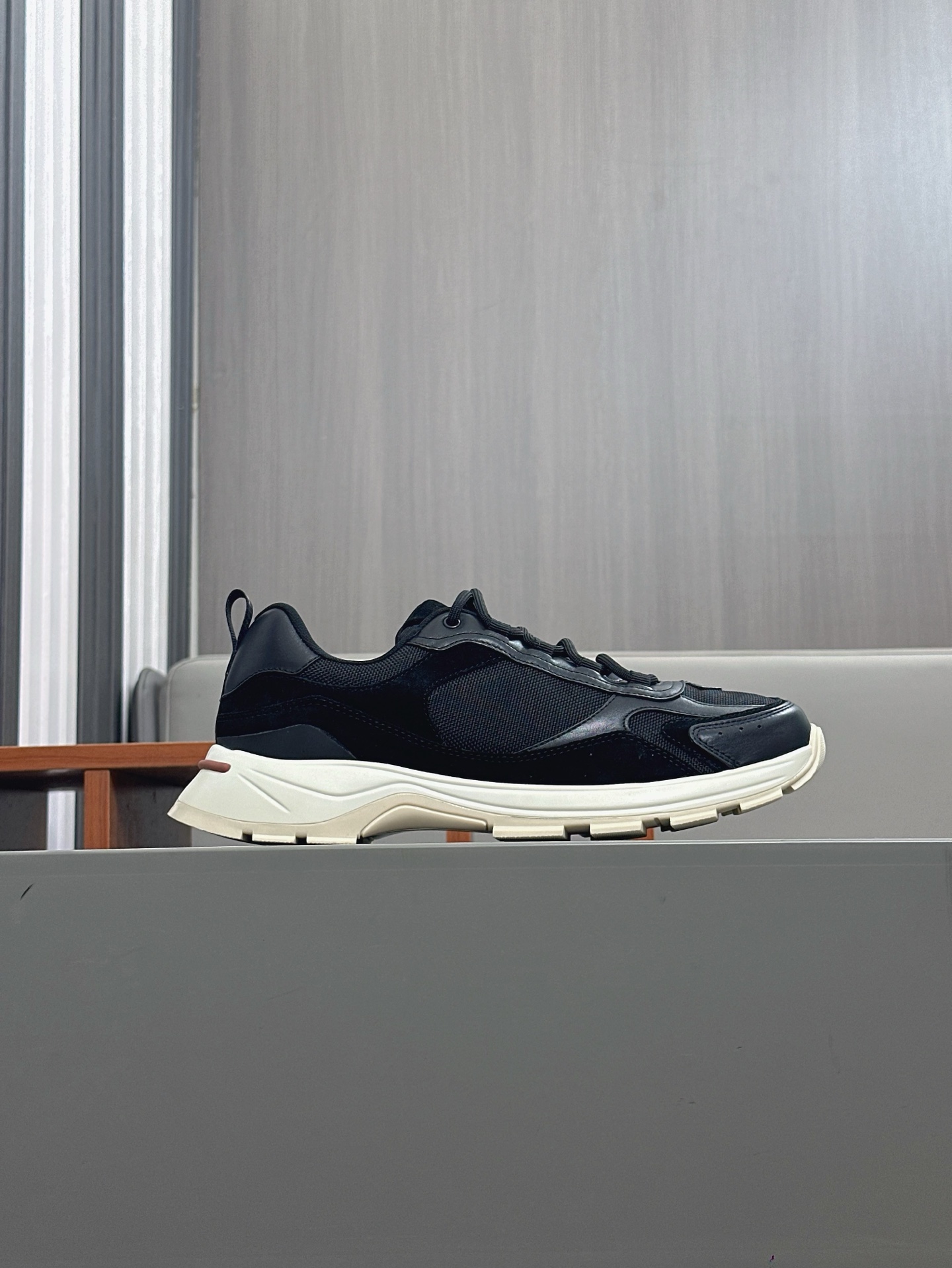 high quality/LoroPian*/Noyo LP Cairn Walk Men's SneakerEl entrenador de inspiración urbana se adapta