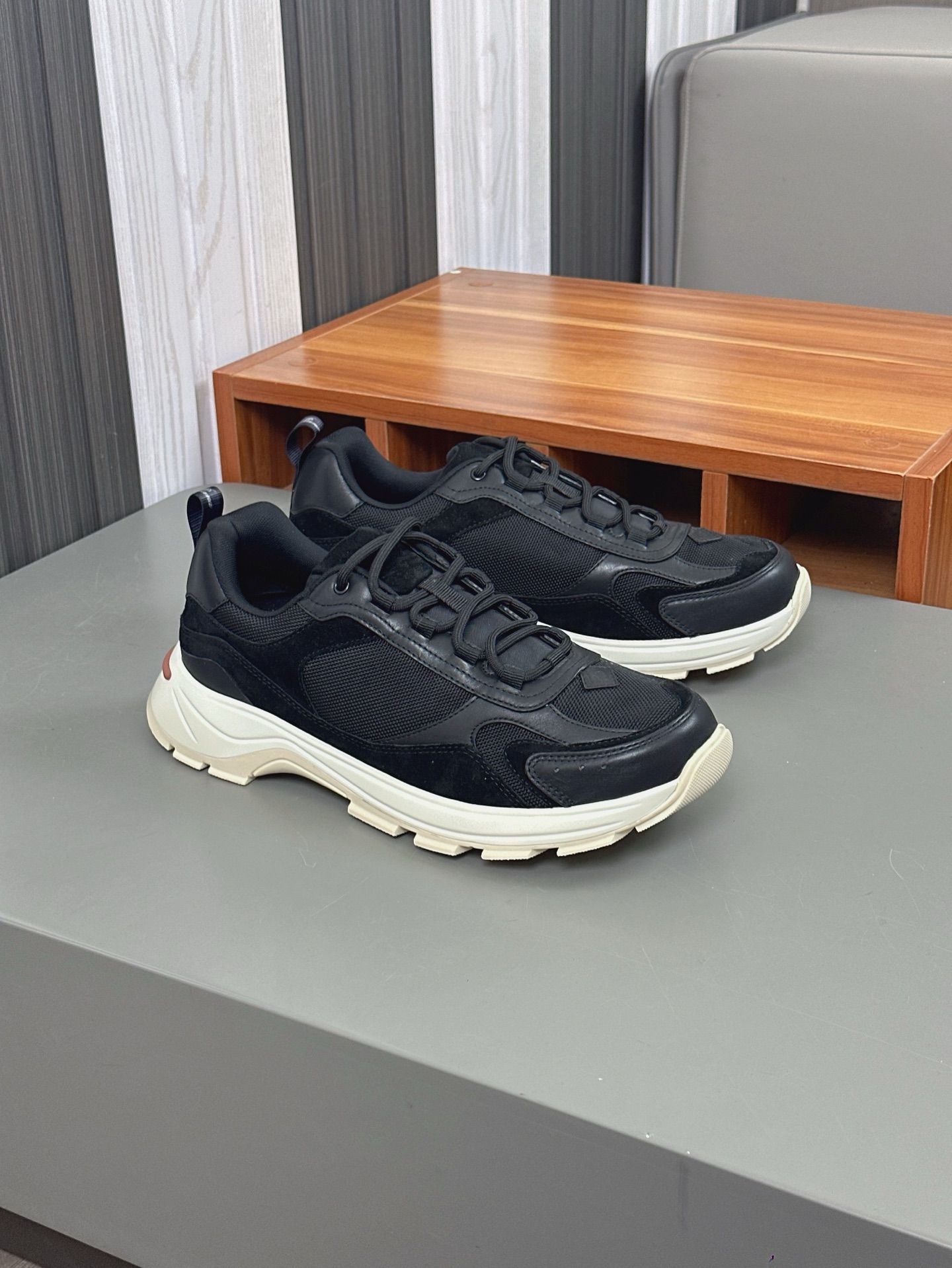 high quality/LoroPian*/Noyo LP Cairn Walk Men's SneakerEl entrenador de inspiración urbana se adapta