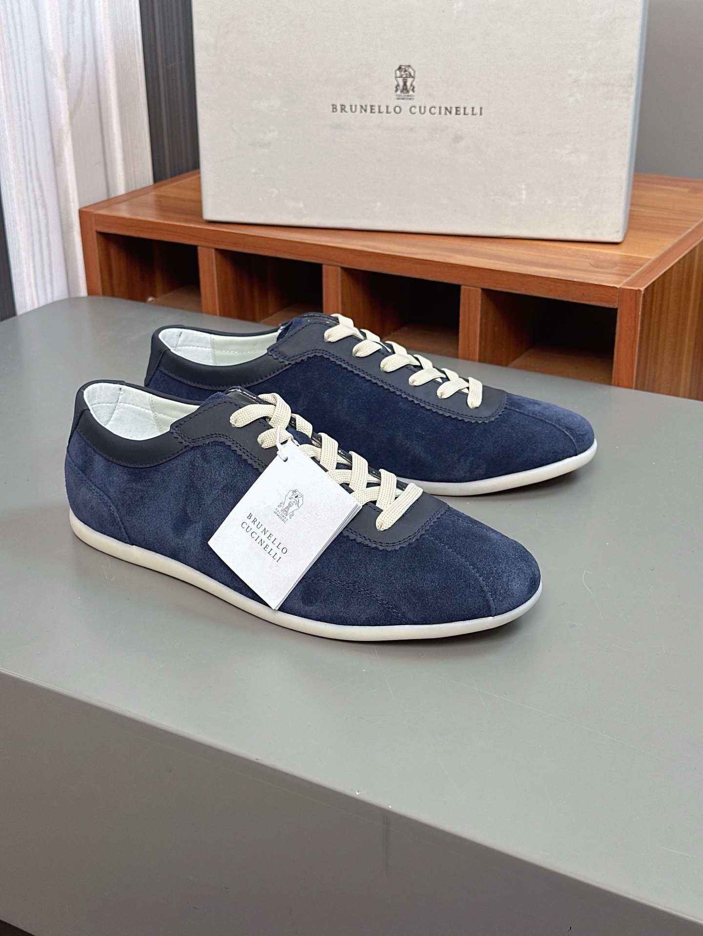 Brunello Cucinelli entrenadores de gamuza, zapatos de entrenamiento alemán, zapatos casuales de los 