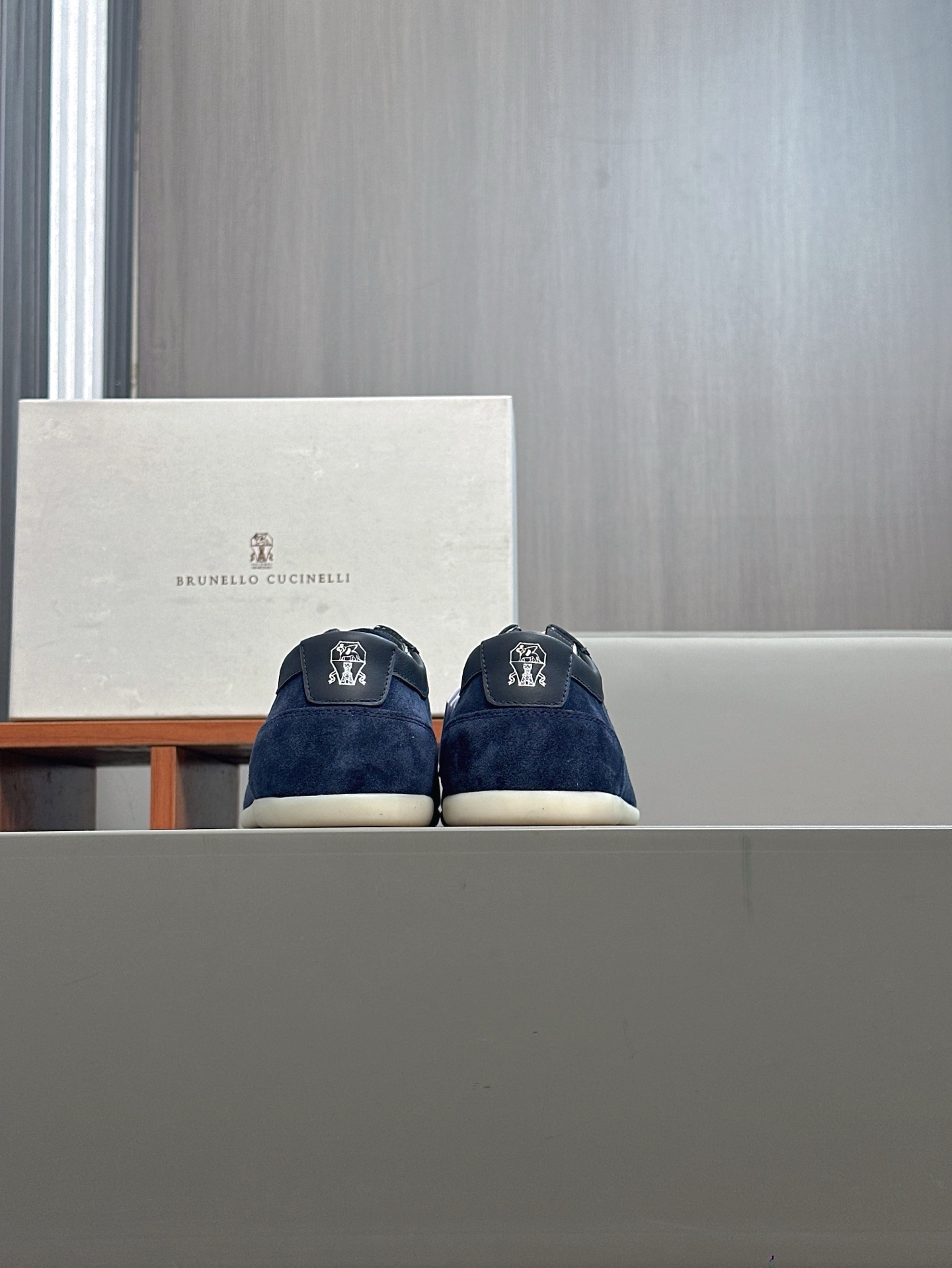 Brunello Cucinelli entrenadores de gamuza, zapatos de entrenamiento alemán, zapatos casuales de los 