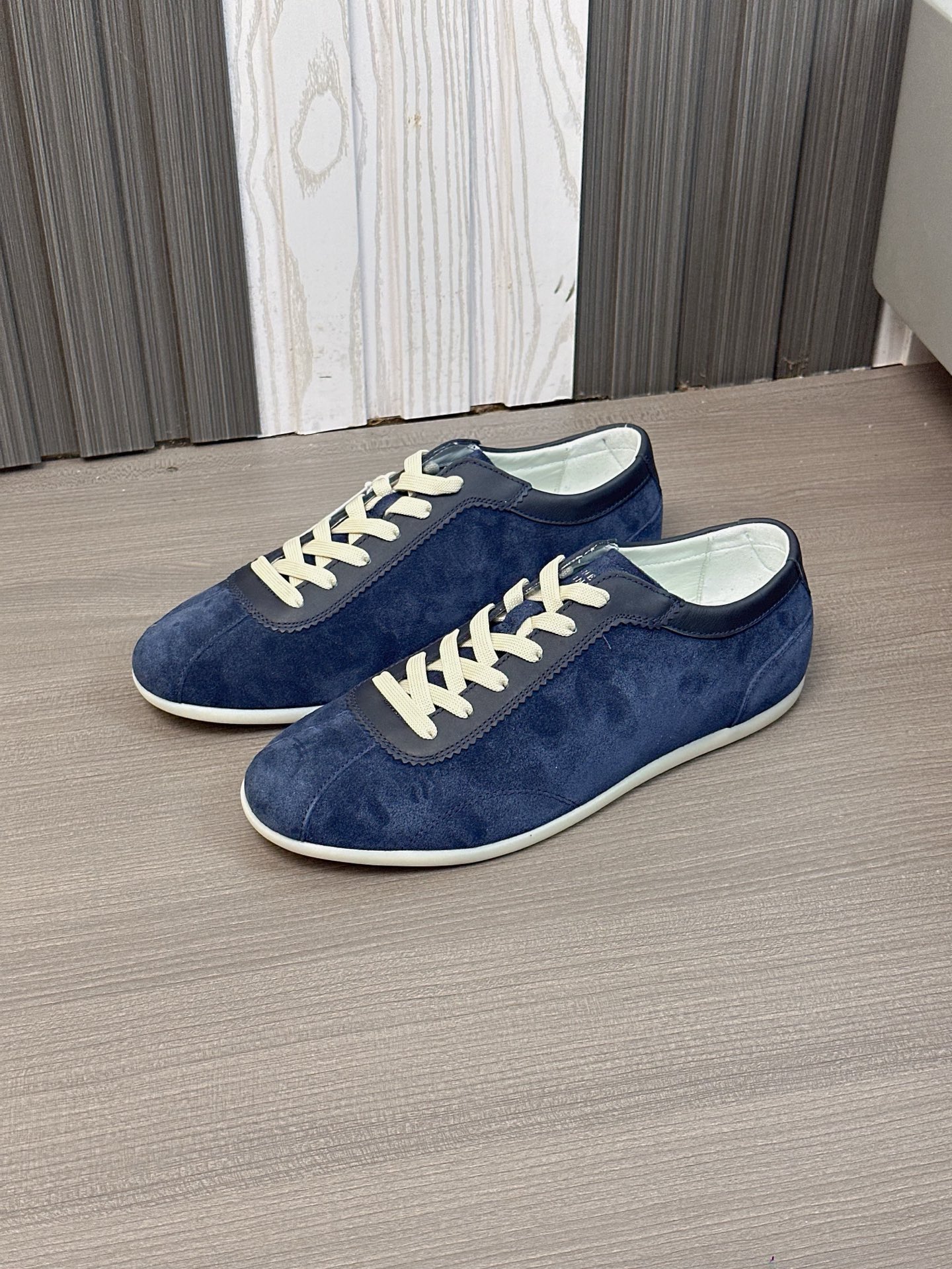 Brunello Cucinelli entrenadores de gamuza, zapatos de entrenamiento alemán, zapatos casuales de los 