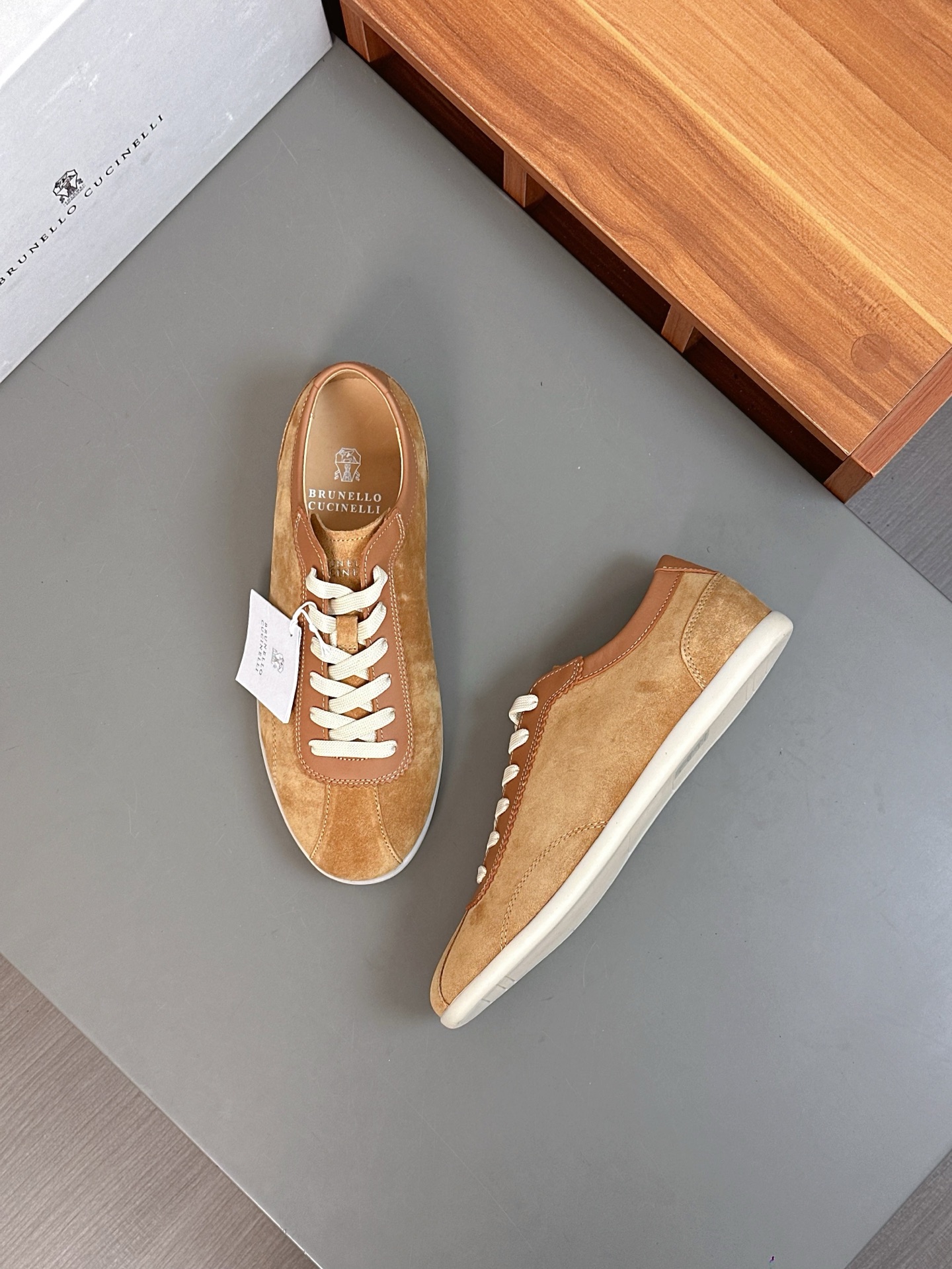 Brunello Cucinelli entrenadores de gamuza, zapatos de entrenamiento alemán, zapatos casuales de los 