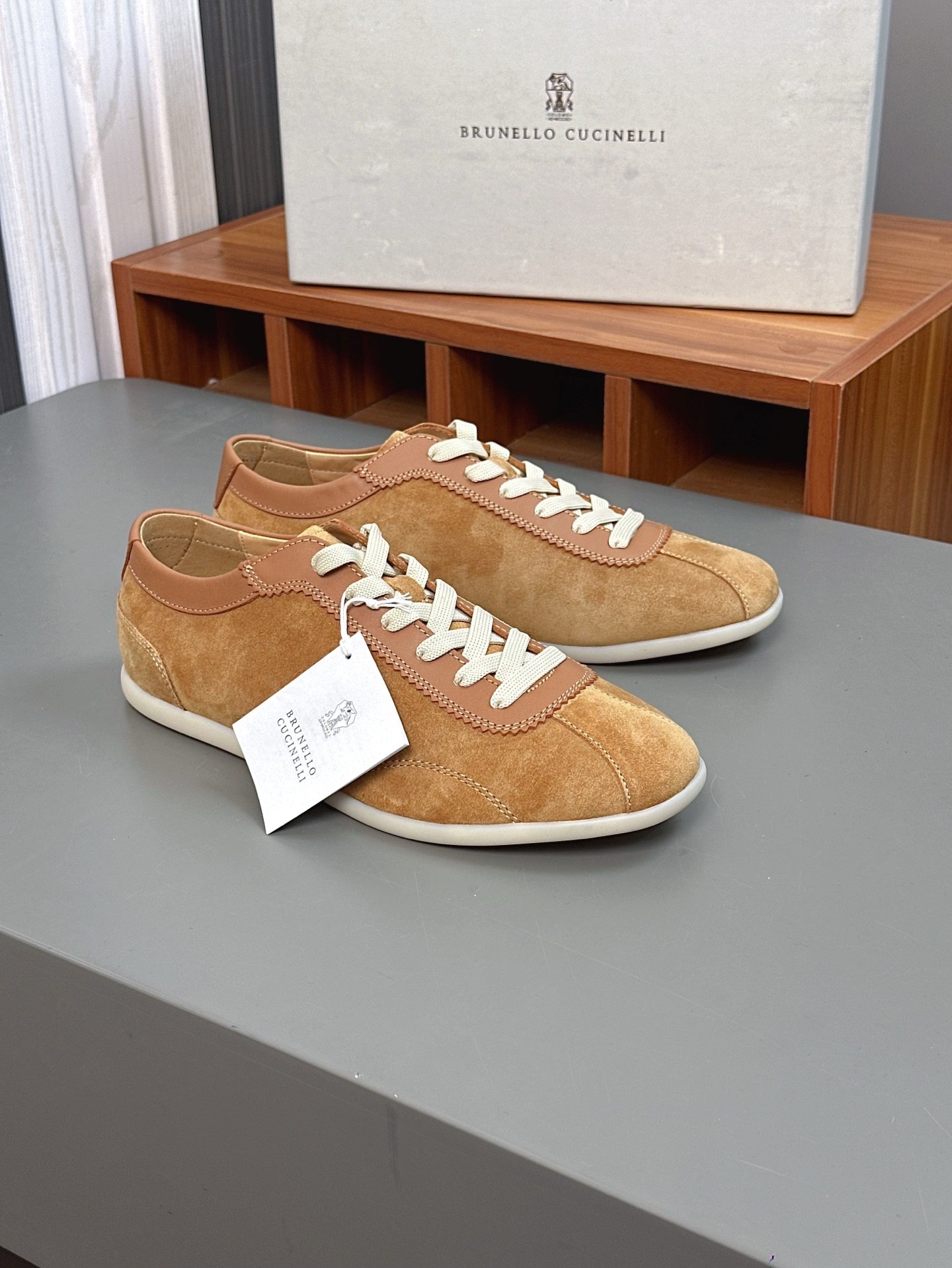 Brunello Cucinelli entrenadores de gamuza, zapatos de entrenamiento alemán, zapatos casuales de los 